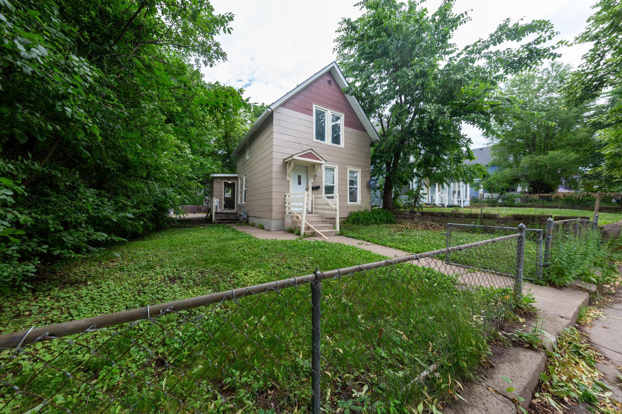 955 Wilson Ave, Saint Paul, MN 55106
