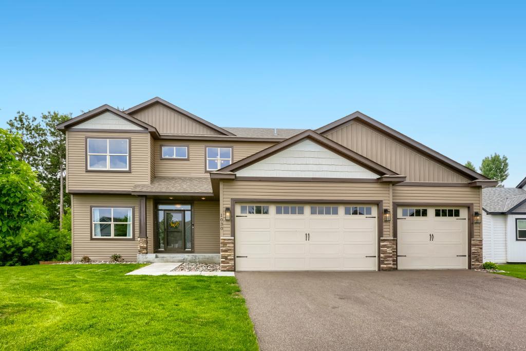 1030 Bellaire Blvd NW, Isanti, MN 55040