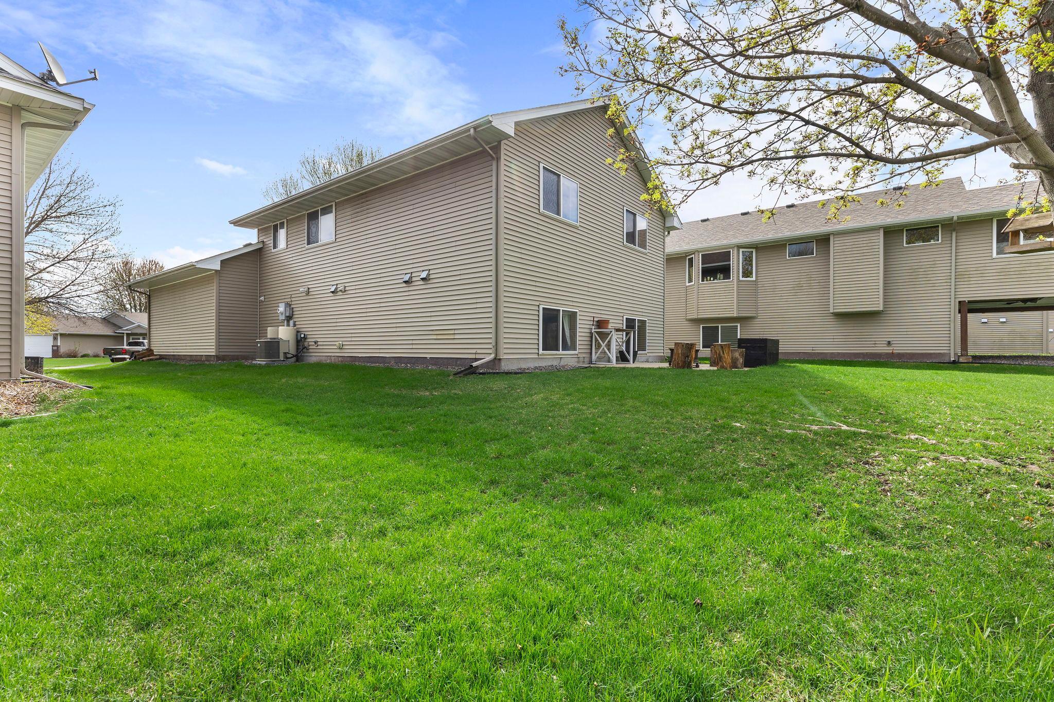 141 Garner Cir, Montrose, MN 55363