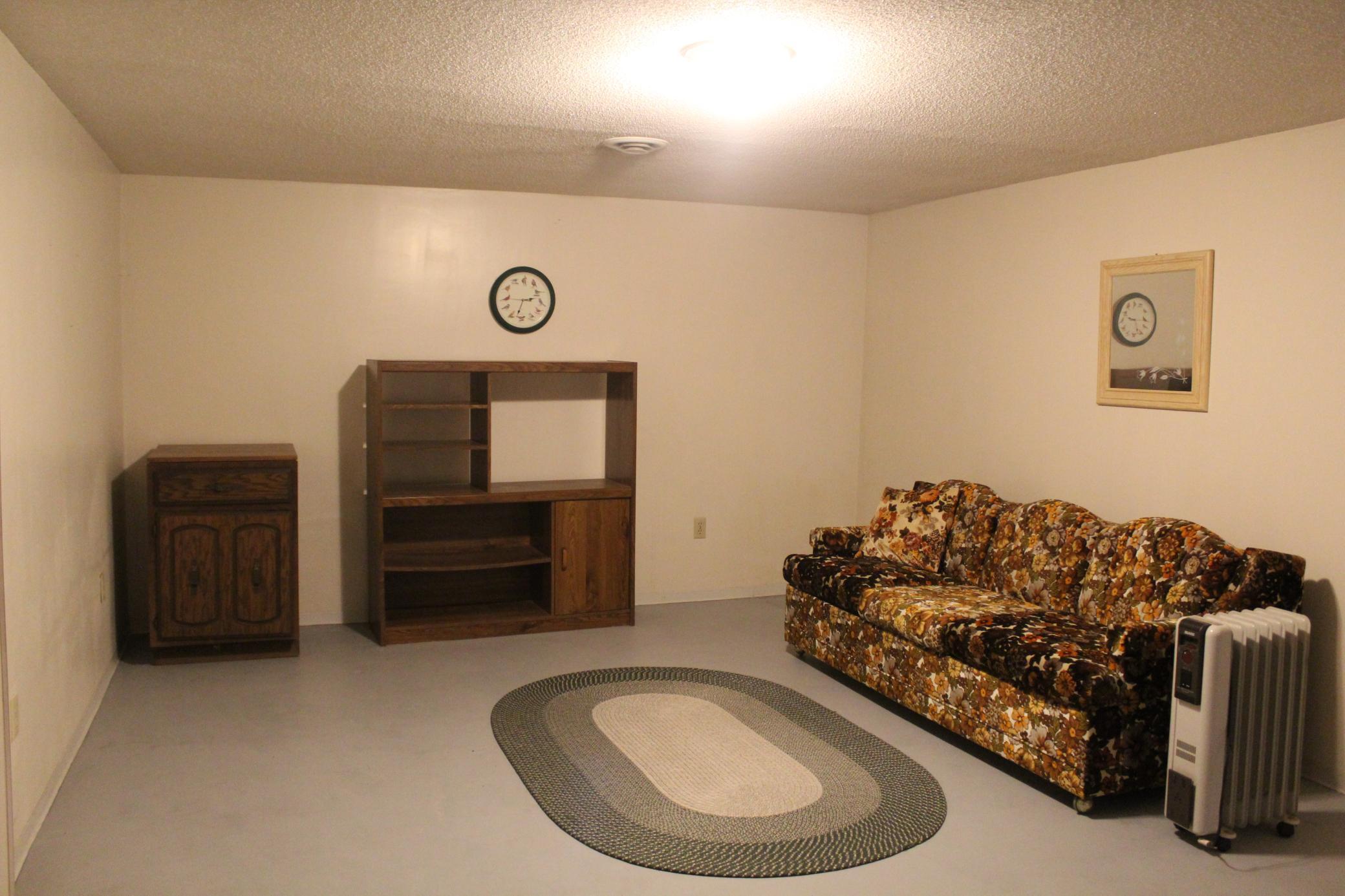 611 Grand Ave NW, Silver Lake, MN 55381
