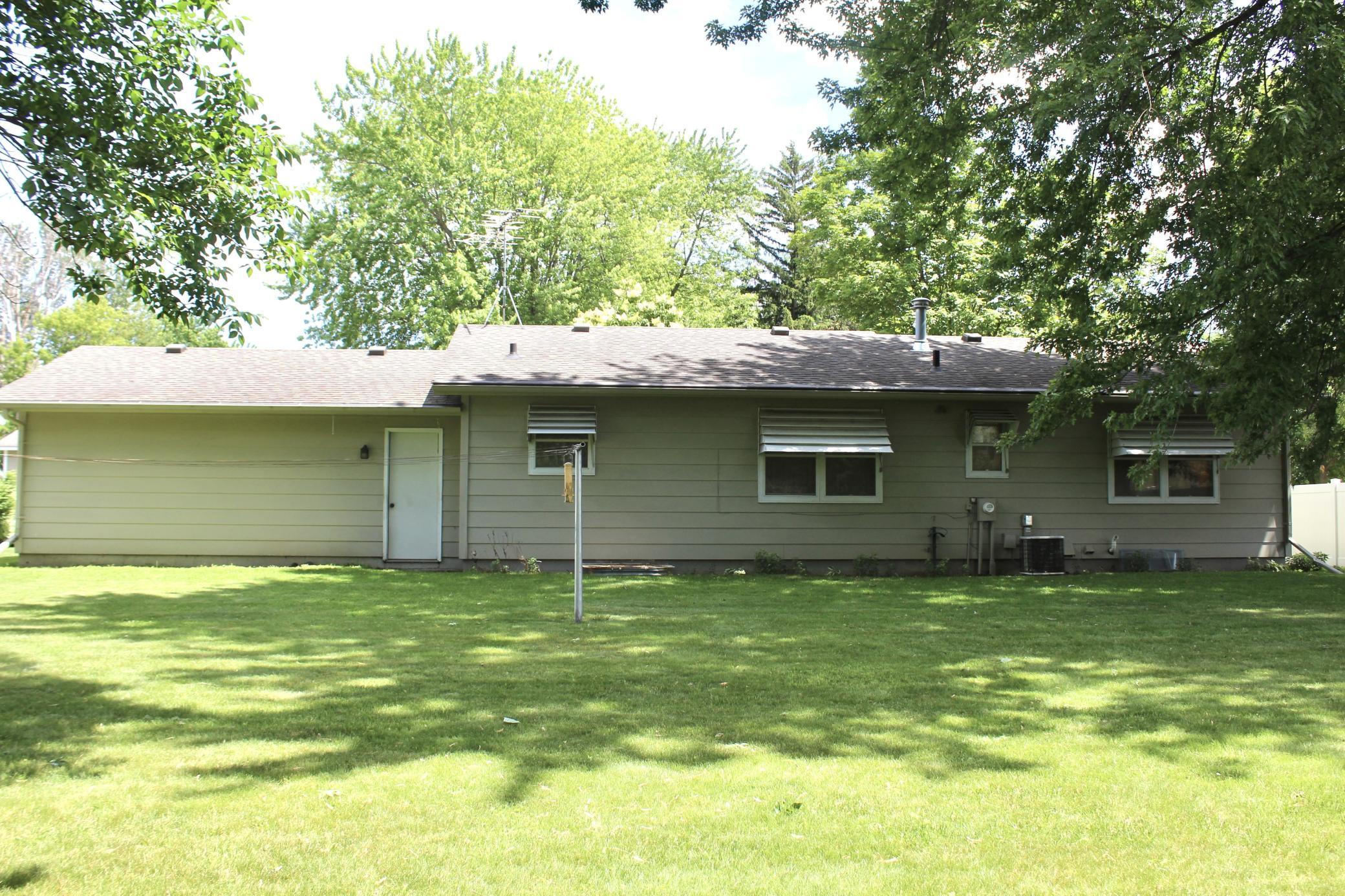 611 Grand Ave NW, Silver Lake, MN 55381