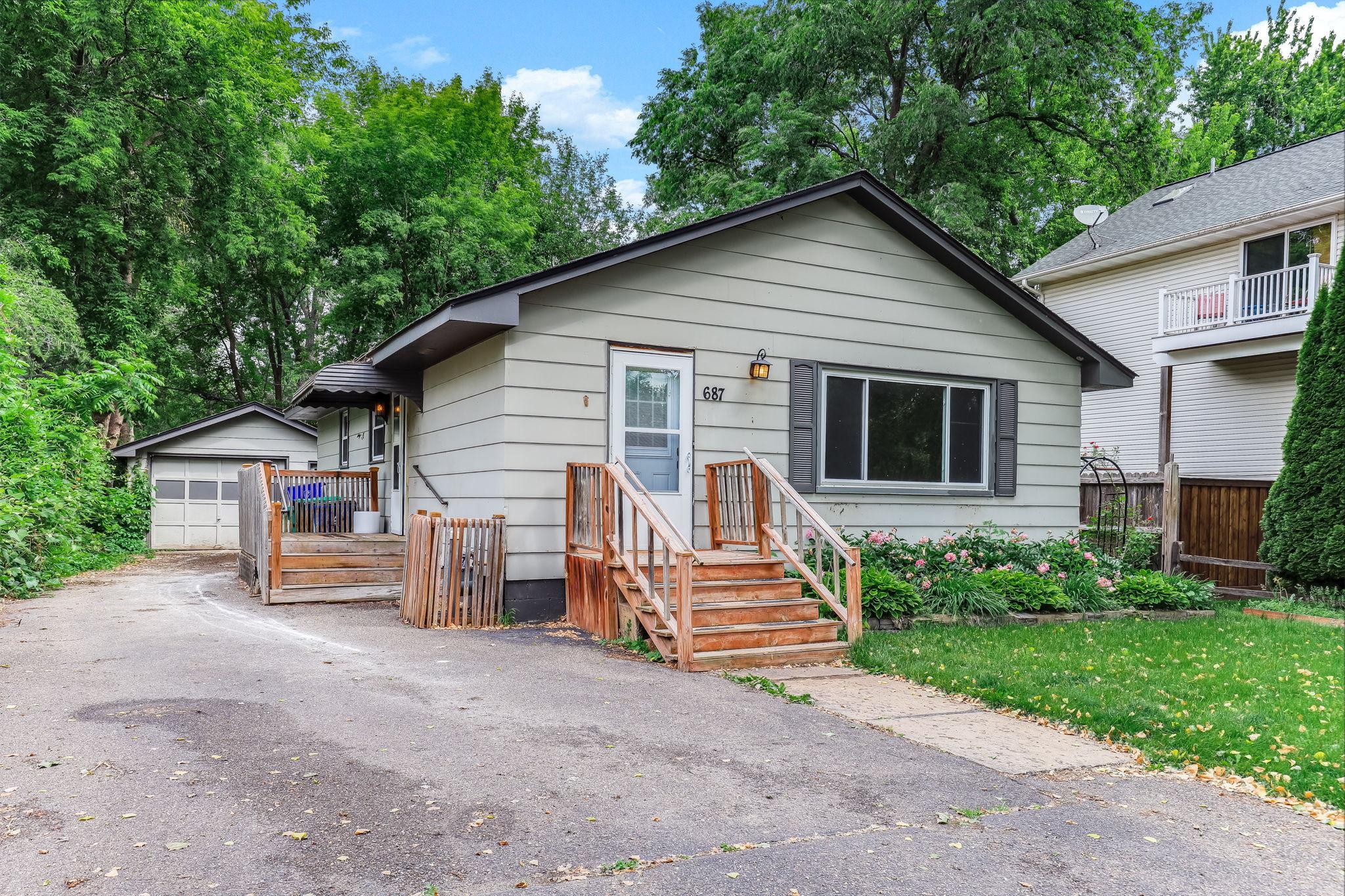 687 Dover St NE, Fridley, MN 55432