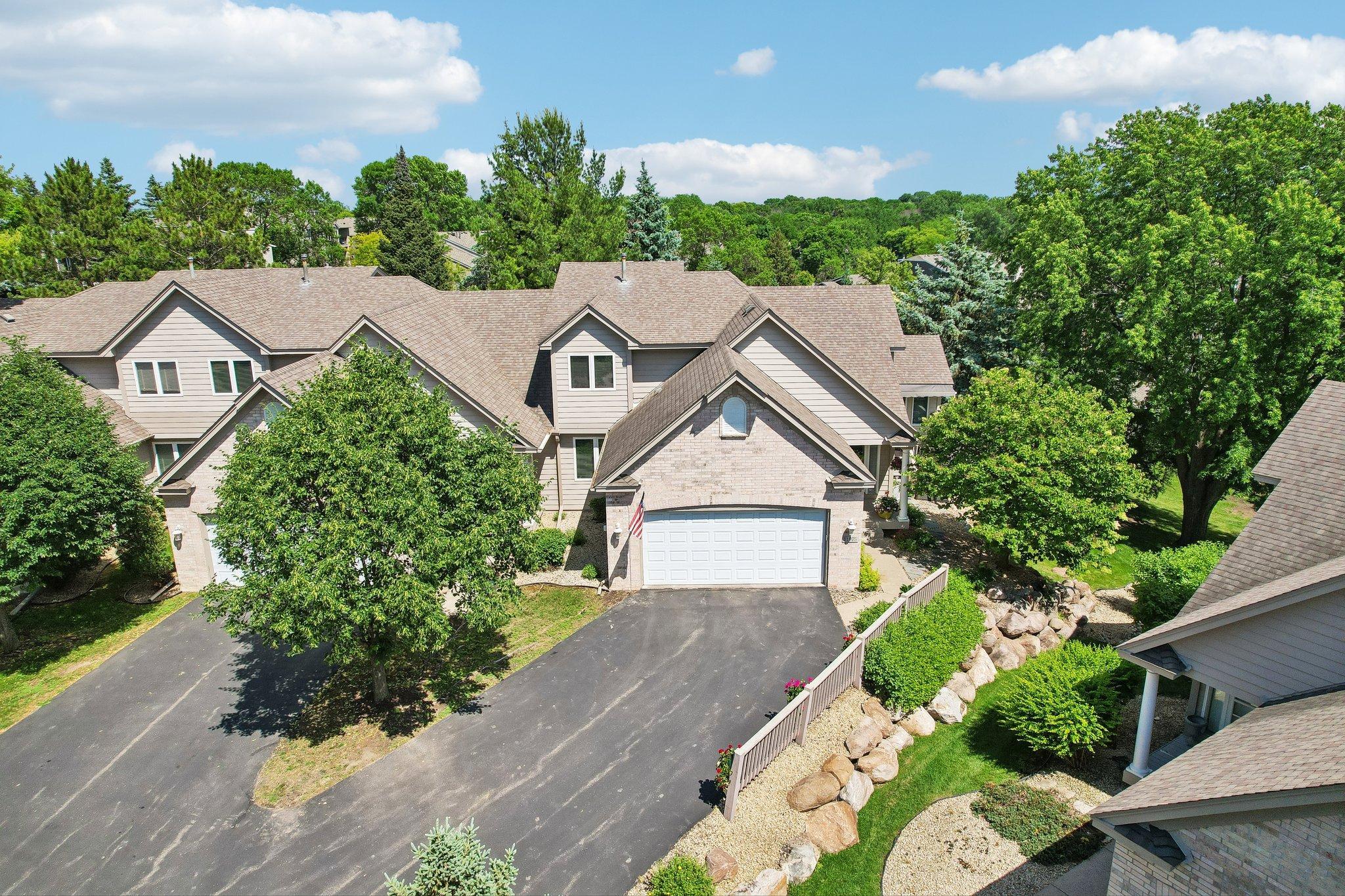11975 Tiffany Ln, Eden Prairie, MN 55344