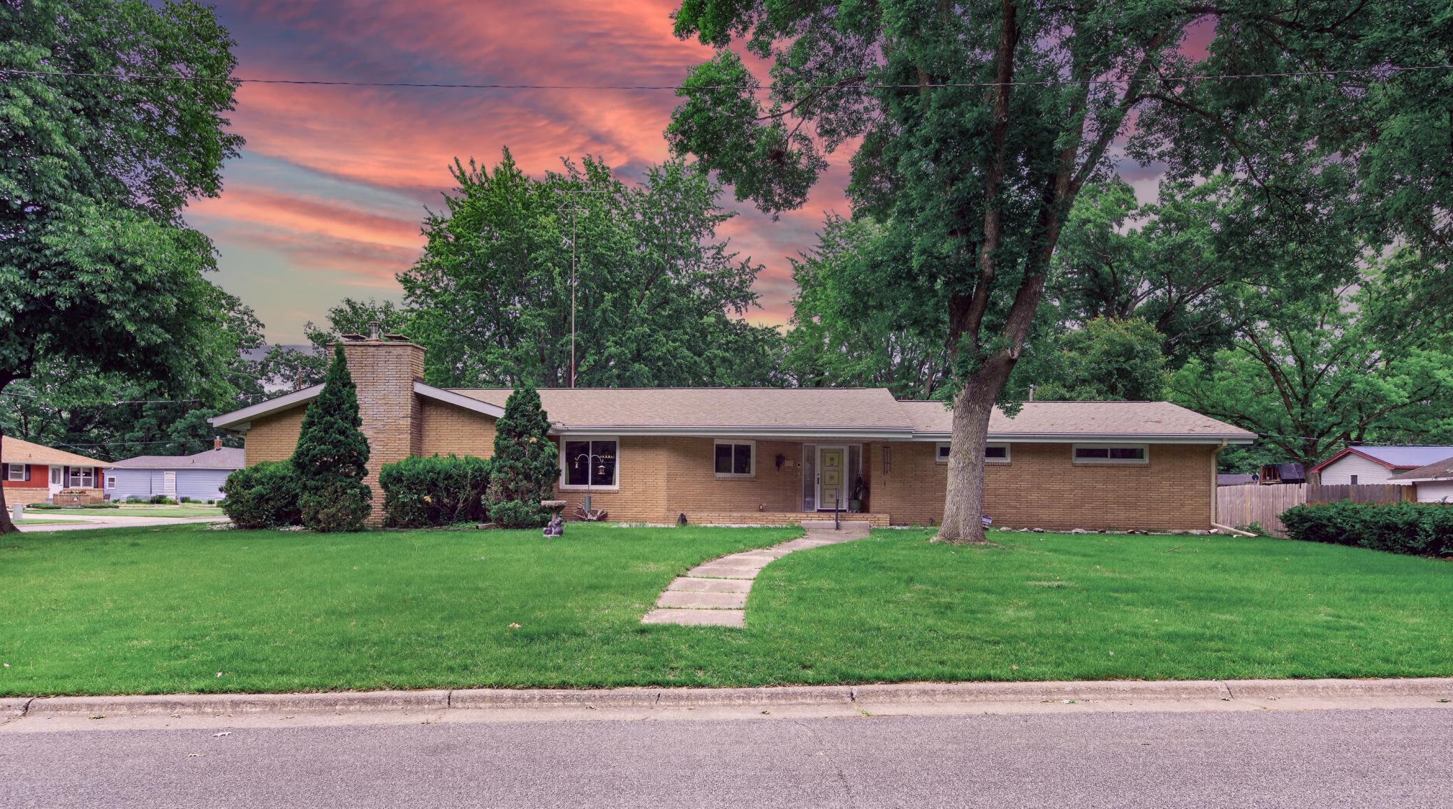 755 3rd Ave NW, Milaca, MN 56353