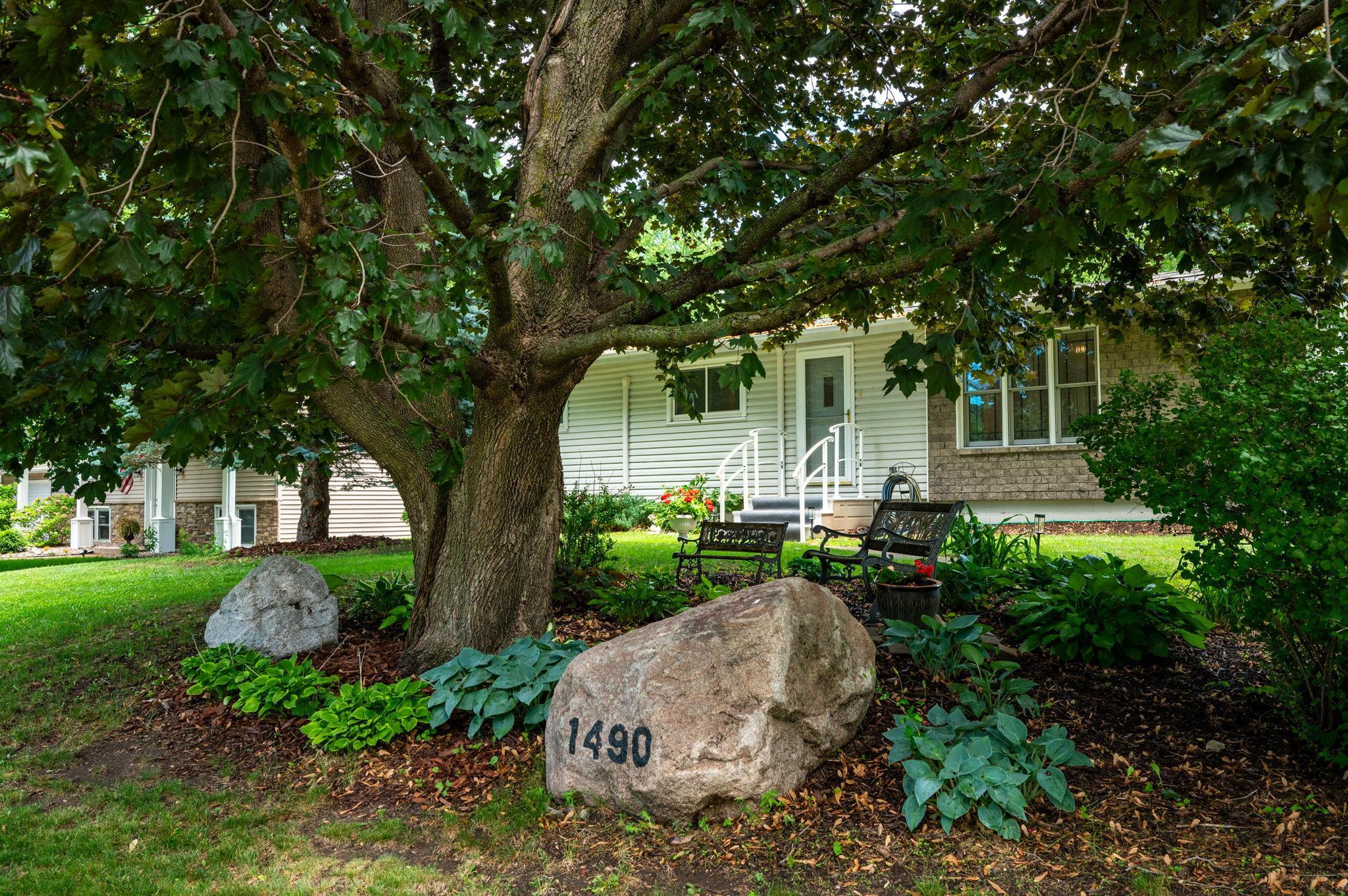 1490 Rainbow Ave, Maple Plain, MN 55359