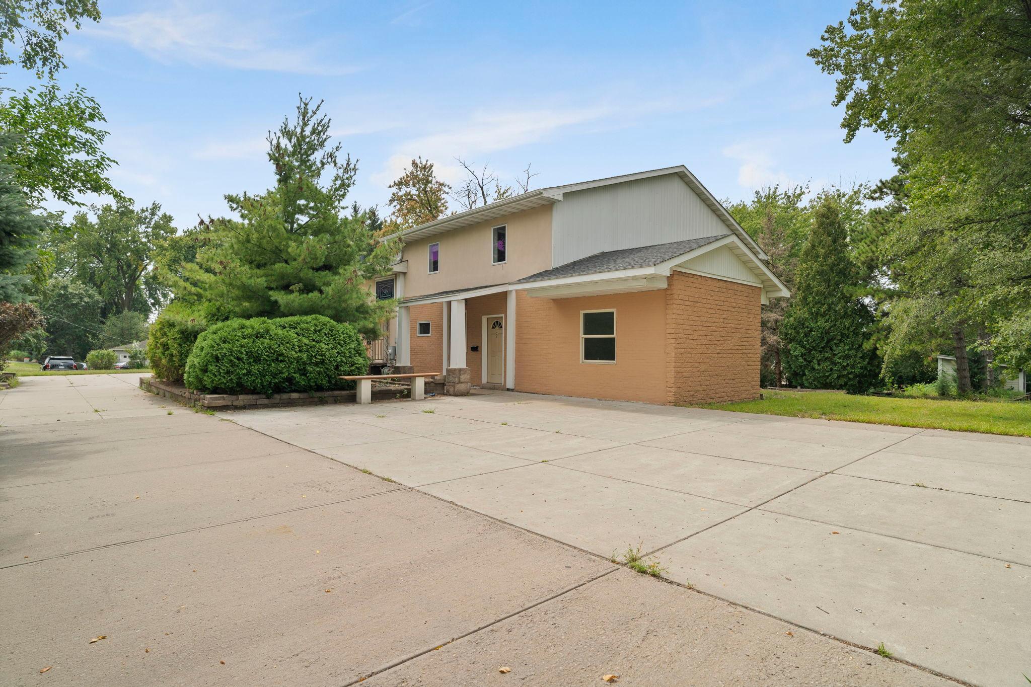 2981 Pilot Knob Rd, Eagan, MN 55121
