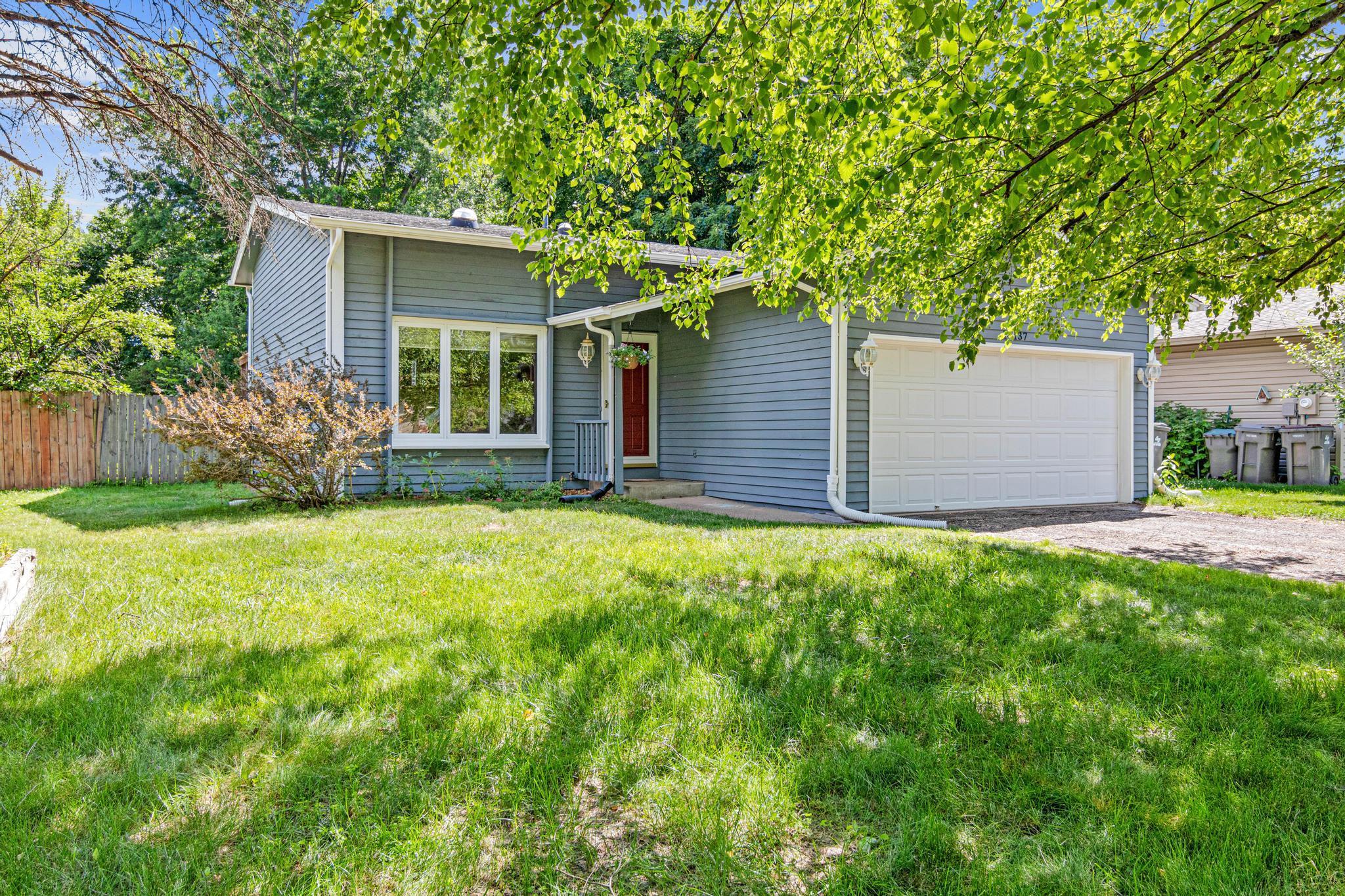 14137 Carmody Dr, Eden Prairie, MN 55347