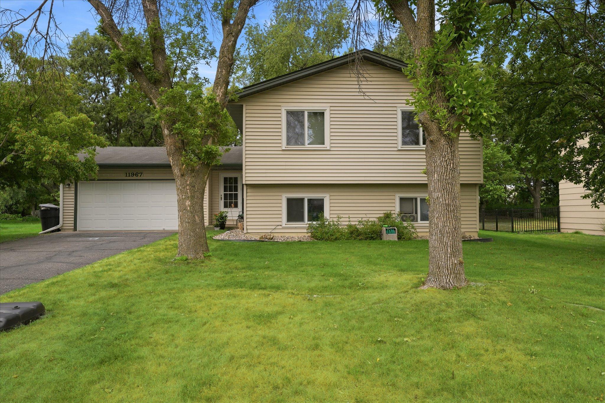 11967 Wisconsin Ave N, Champlin, MN 55316