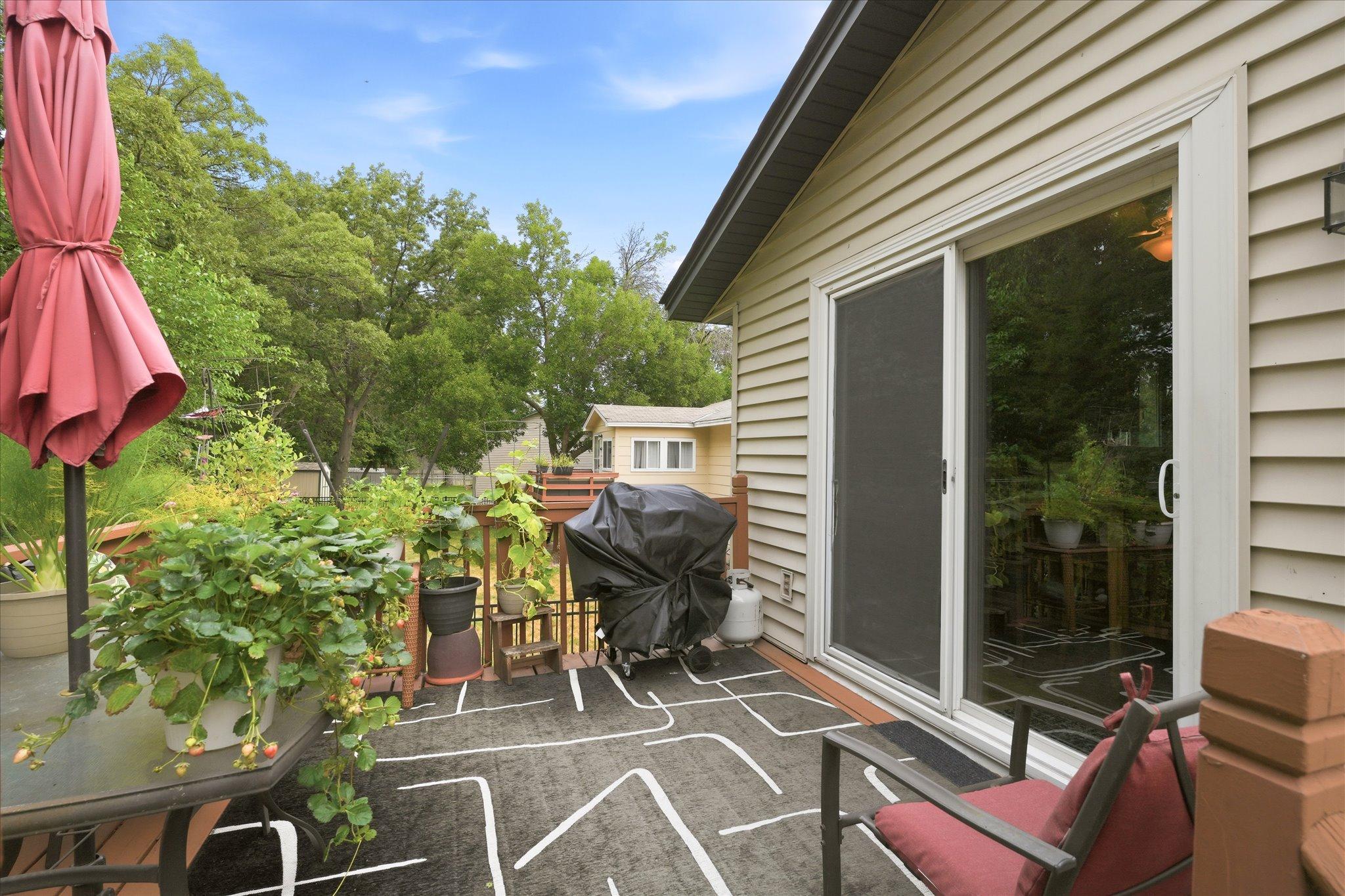 11967 Wisconsin Ave N, Champlin, MN 55316