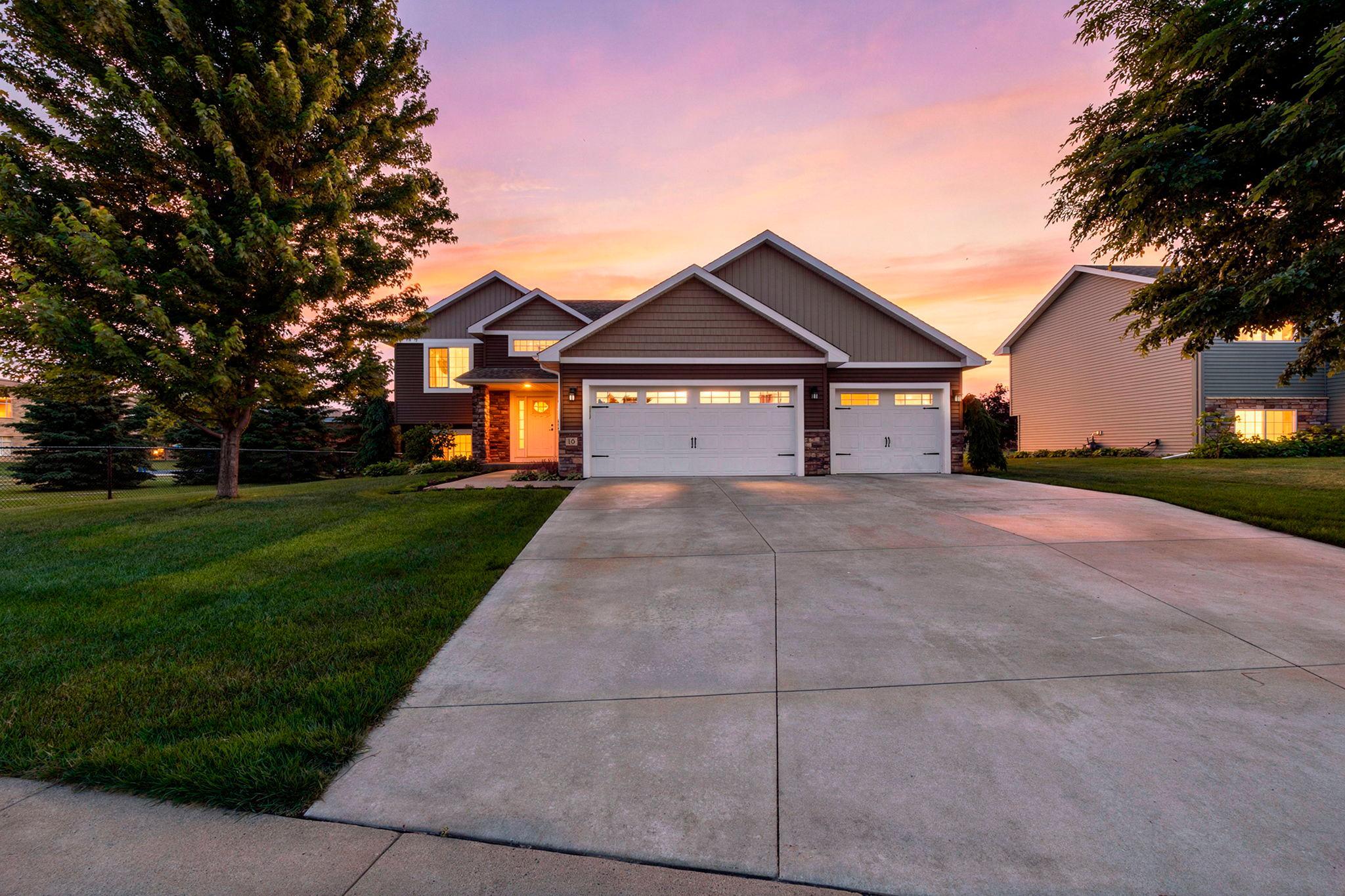 10 8th Ave SE, Isanti, MN 55040