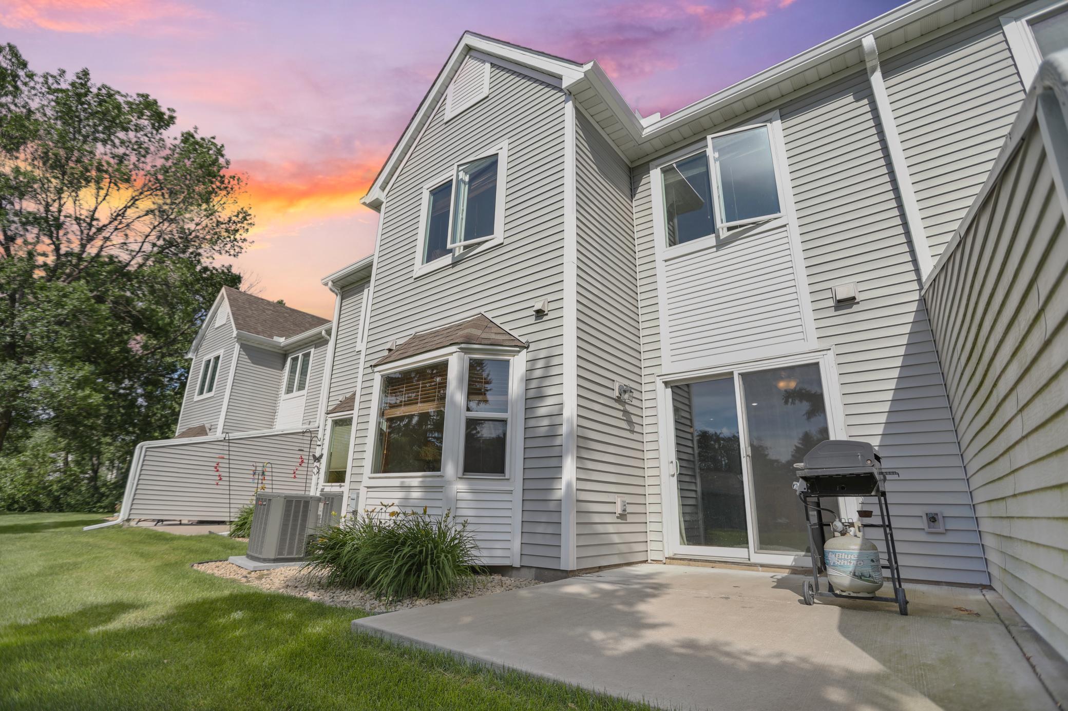 9818 Palm St NW, Coon Rapids, MN 55433