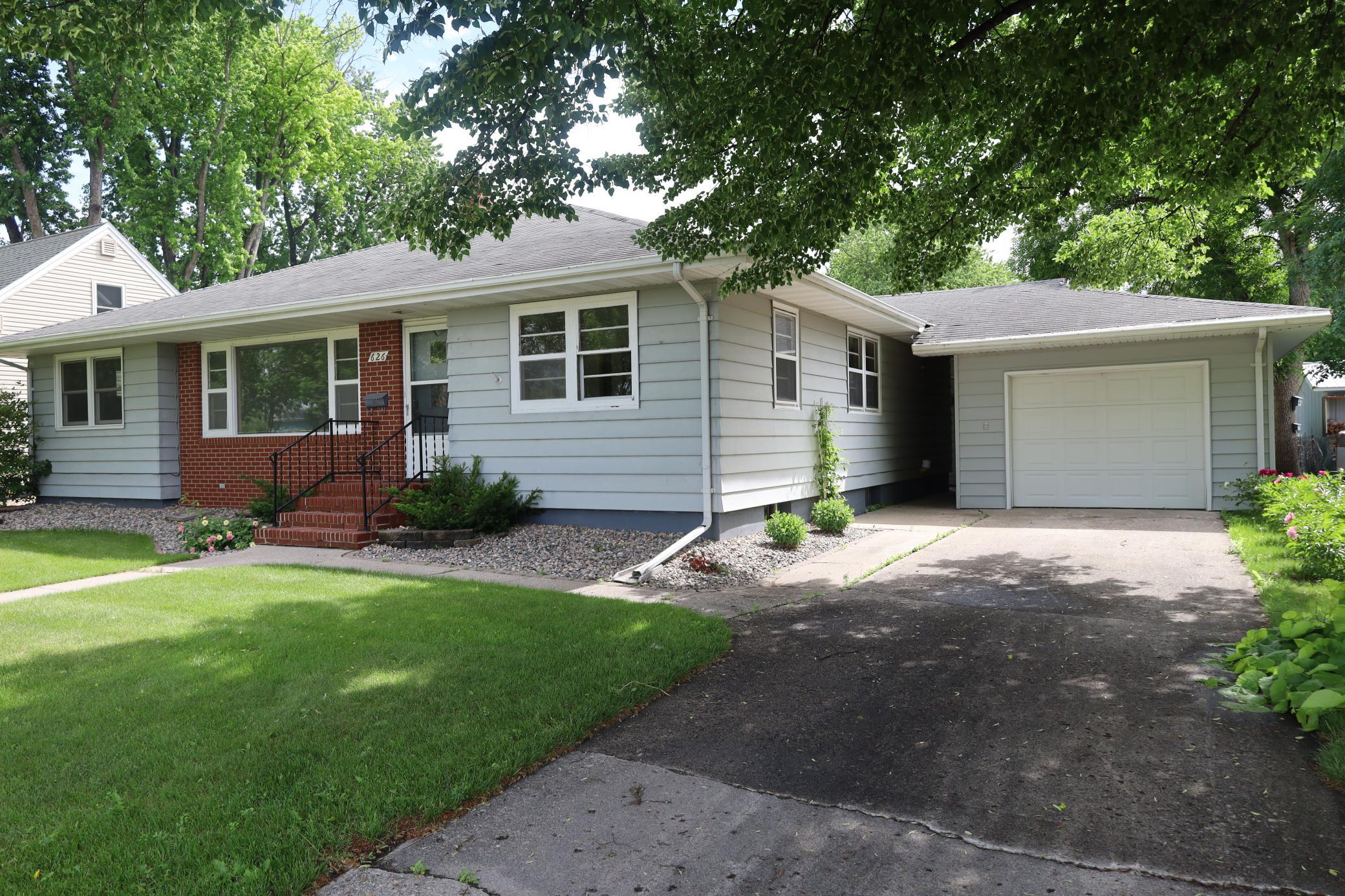 626 Oak St, Breckenridge, MN 56520