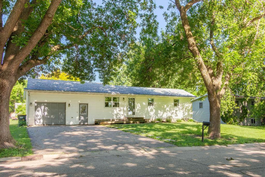 112 4th St S, Raymond, MN 56282