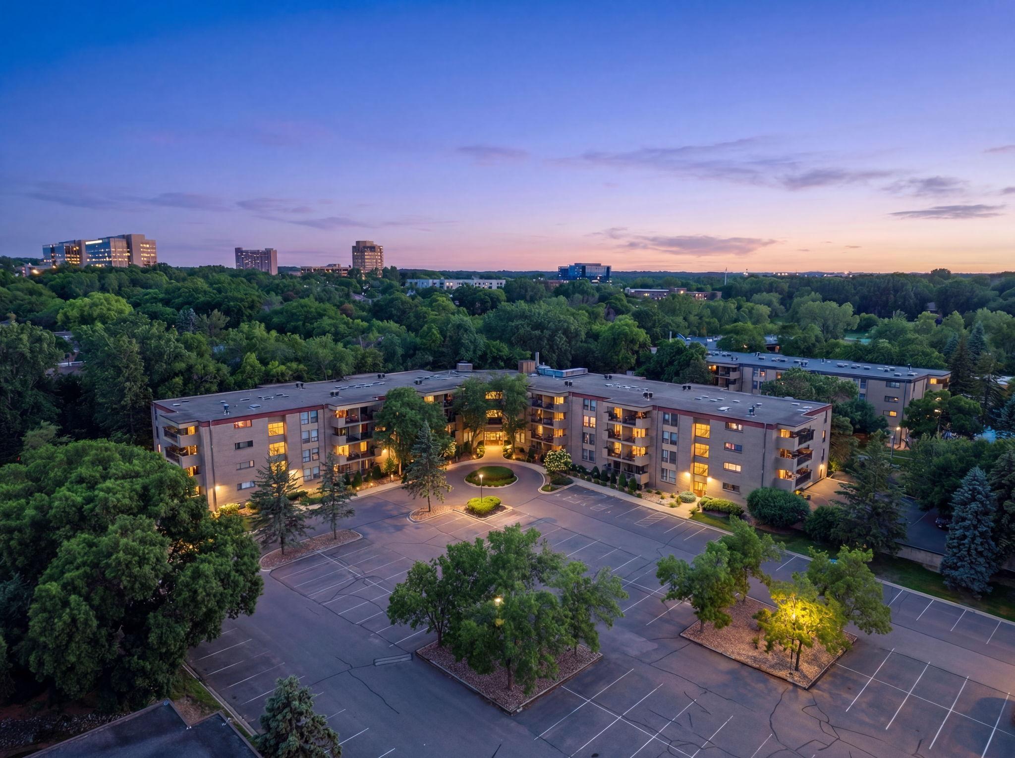 6710 Vernon Ave S #314, Edina, MN 55436