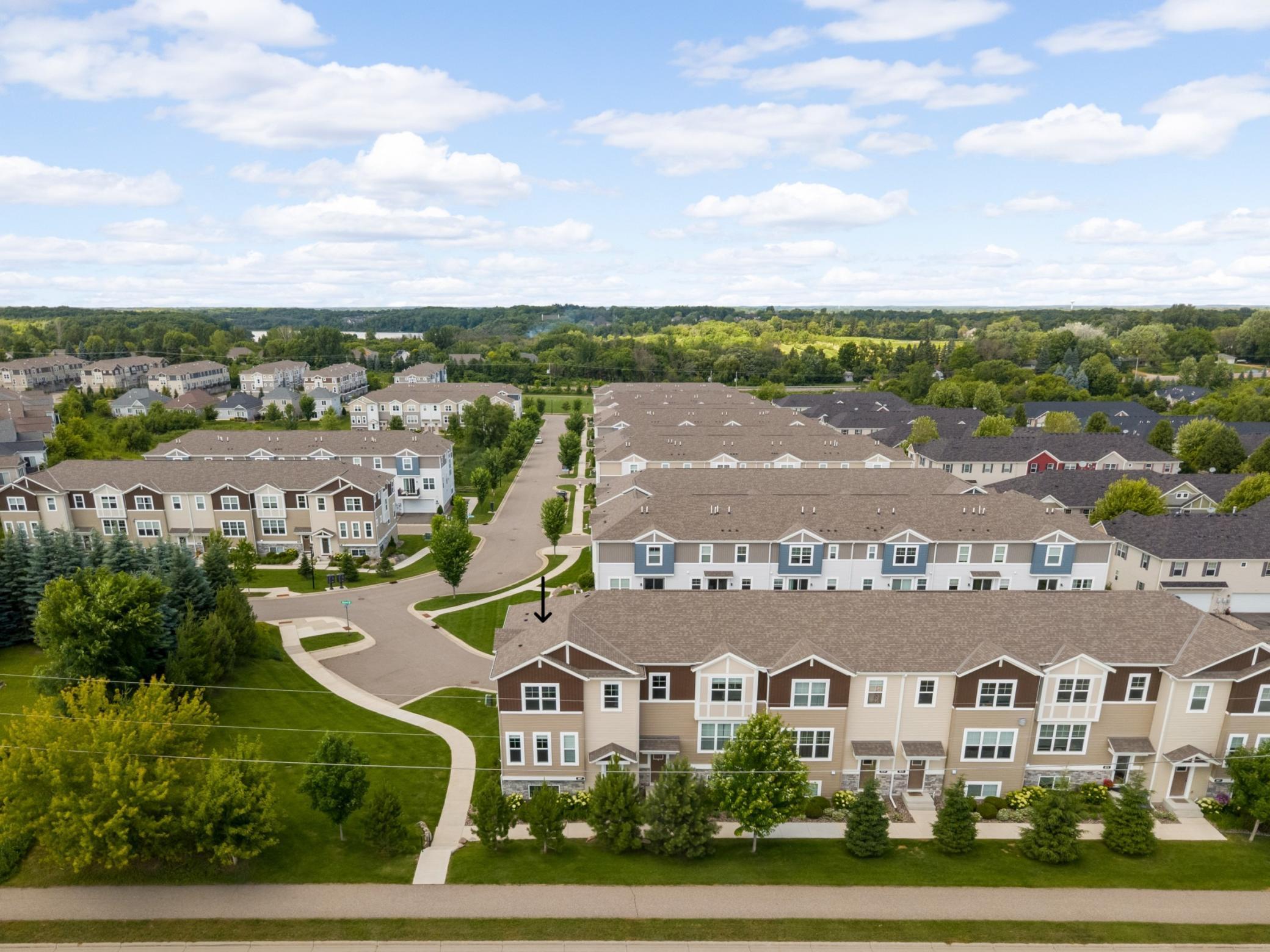 887 Roselyn Dr, Victoria, MN 55386
