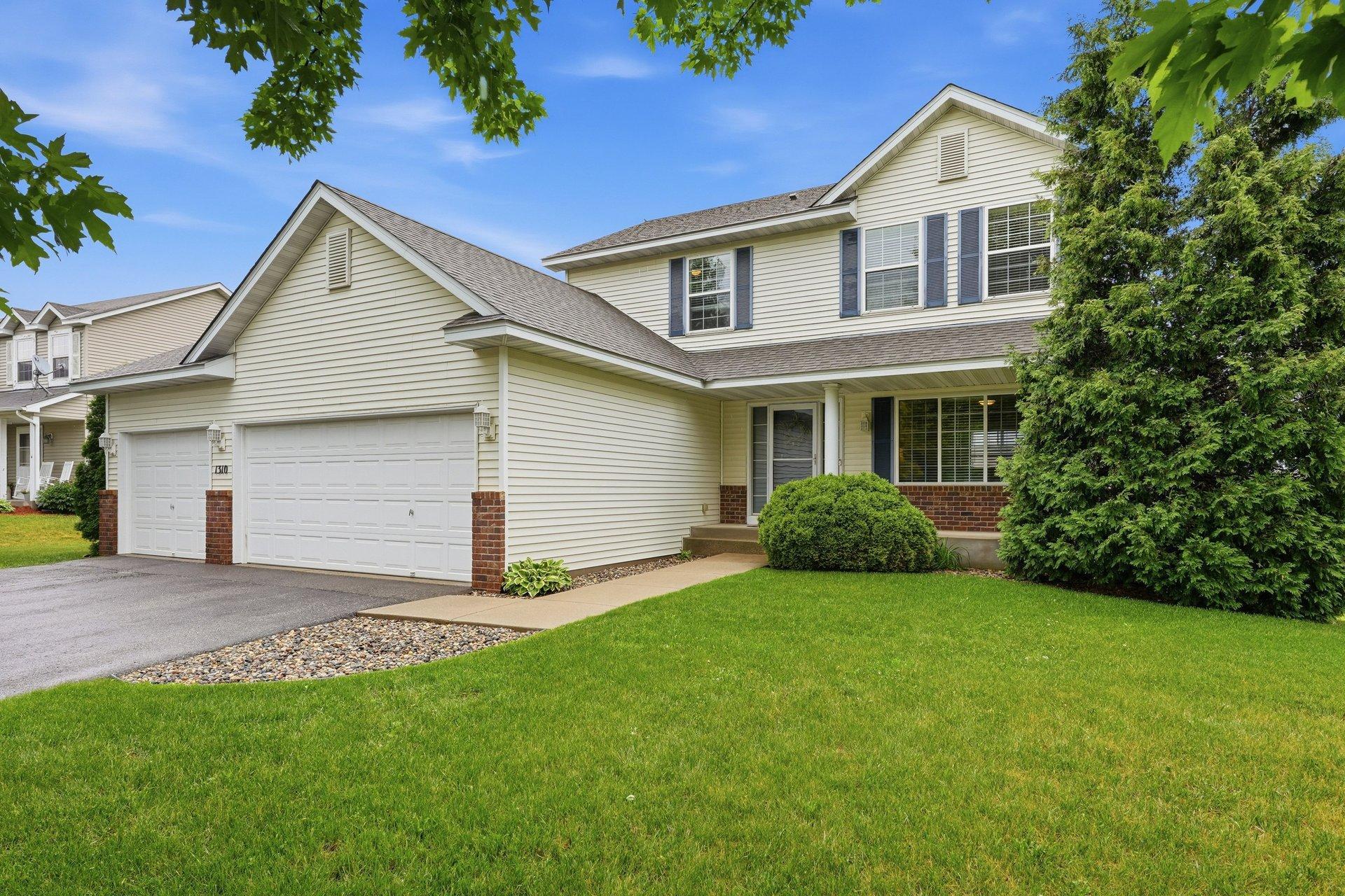 1310 Birch Dr, Mayer, MN 55360