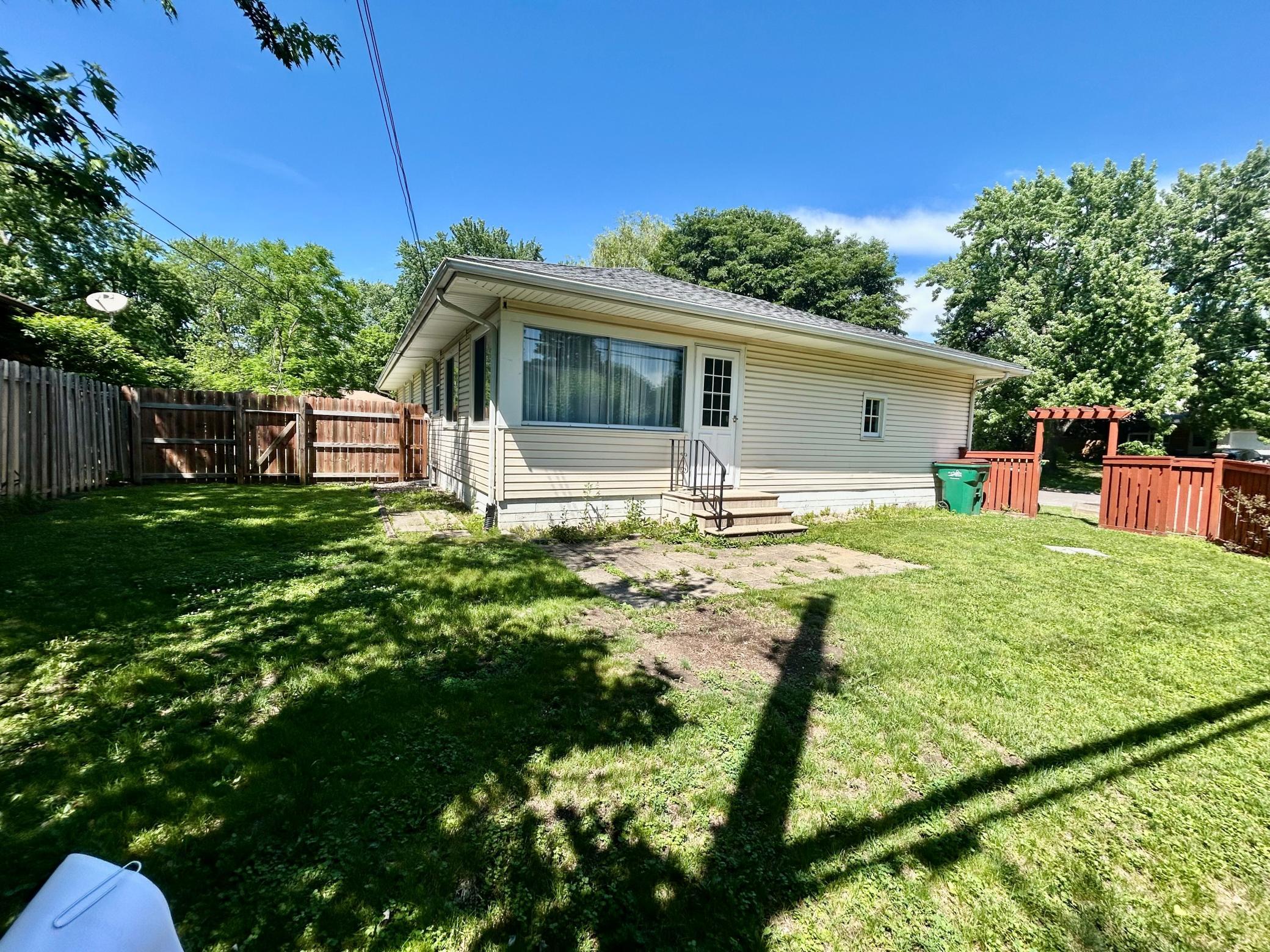 3611 Hampshire Ave N, Crystal, MN 55427