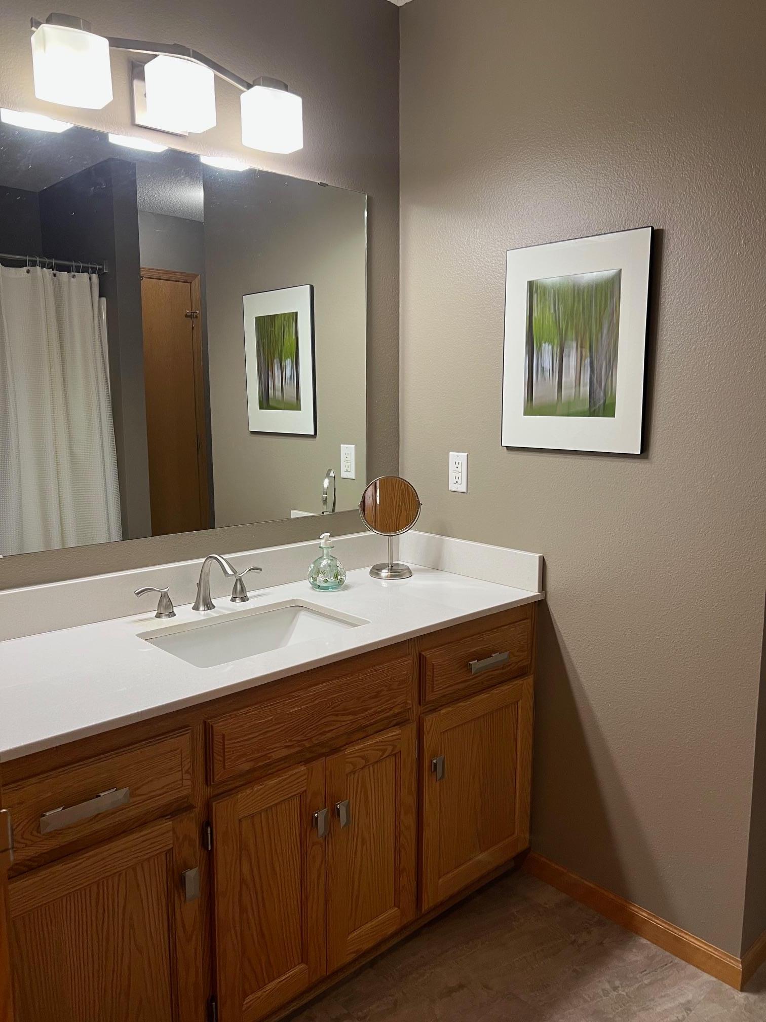 728 W 7th St, Litchfield, MN 55355