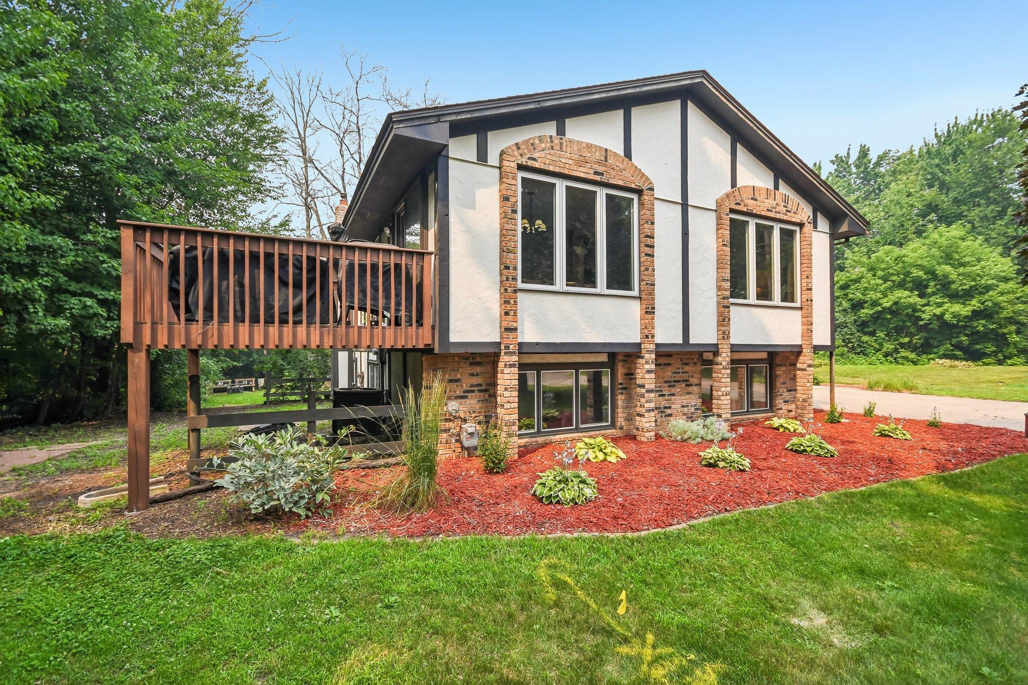 1921 194th Ave NE, Cedar, MN 55011