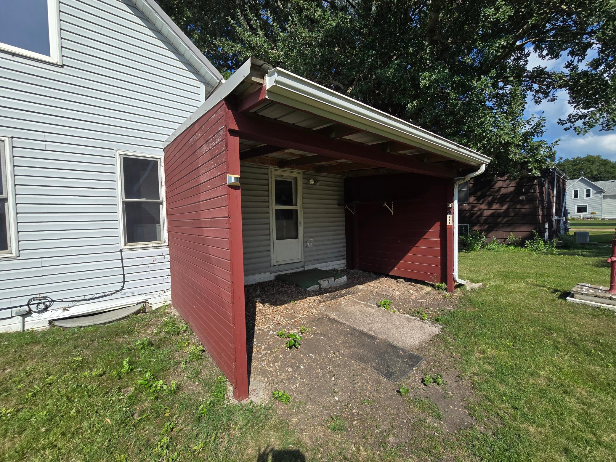 401 10th St, Brewster, MN 56119
