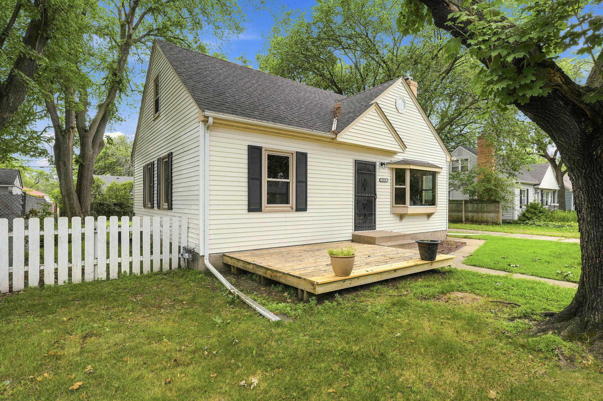 6114 Dupont Ave N, Brooklyn Center, MN 55430