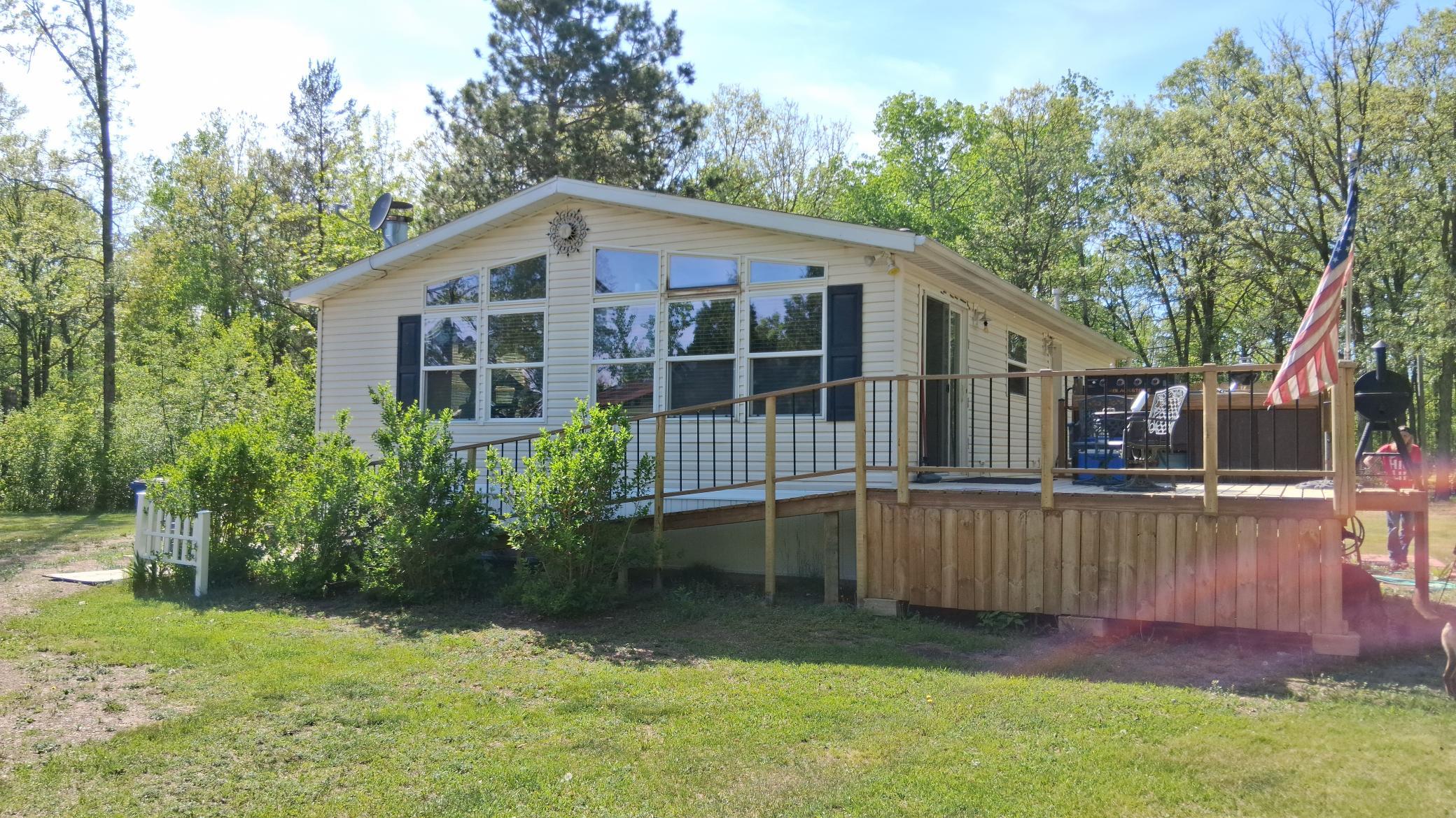 481 E River Rd, Motley, MN 56466
