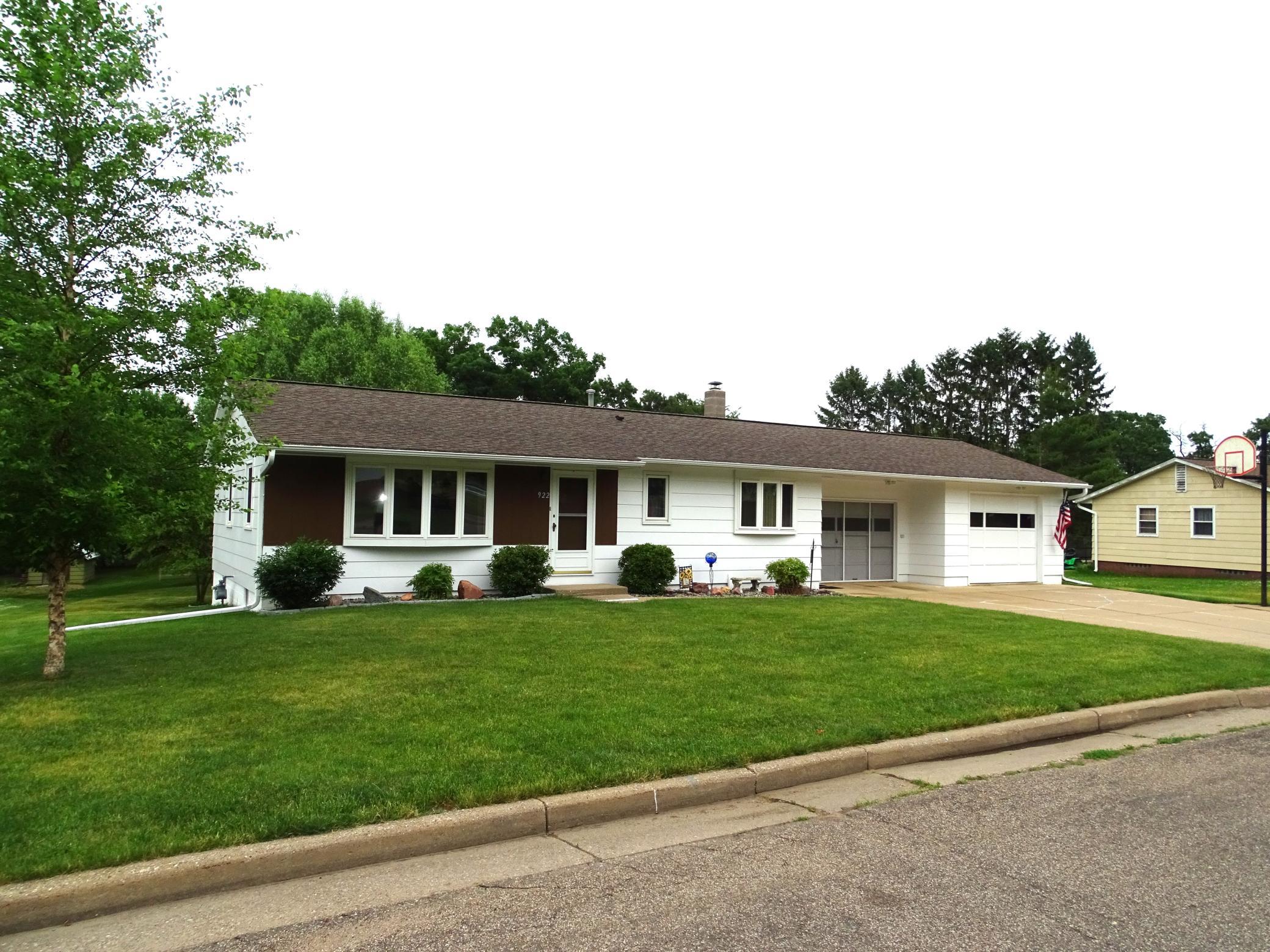 922 Auth St, Durand, WI 54736