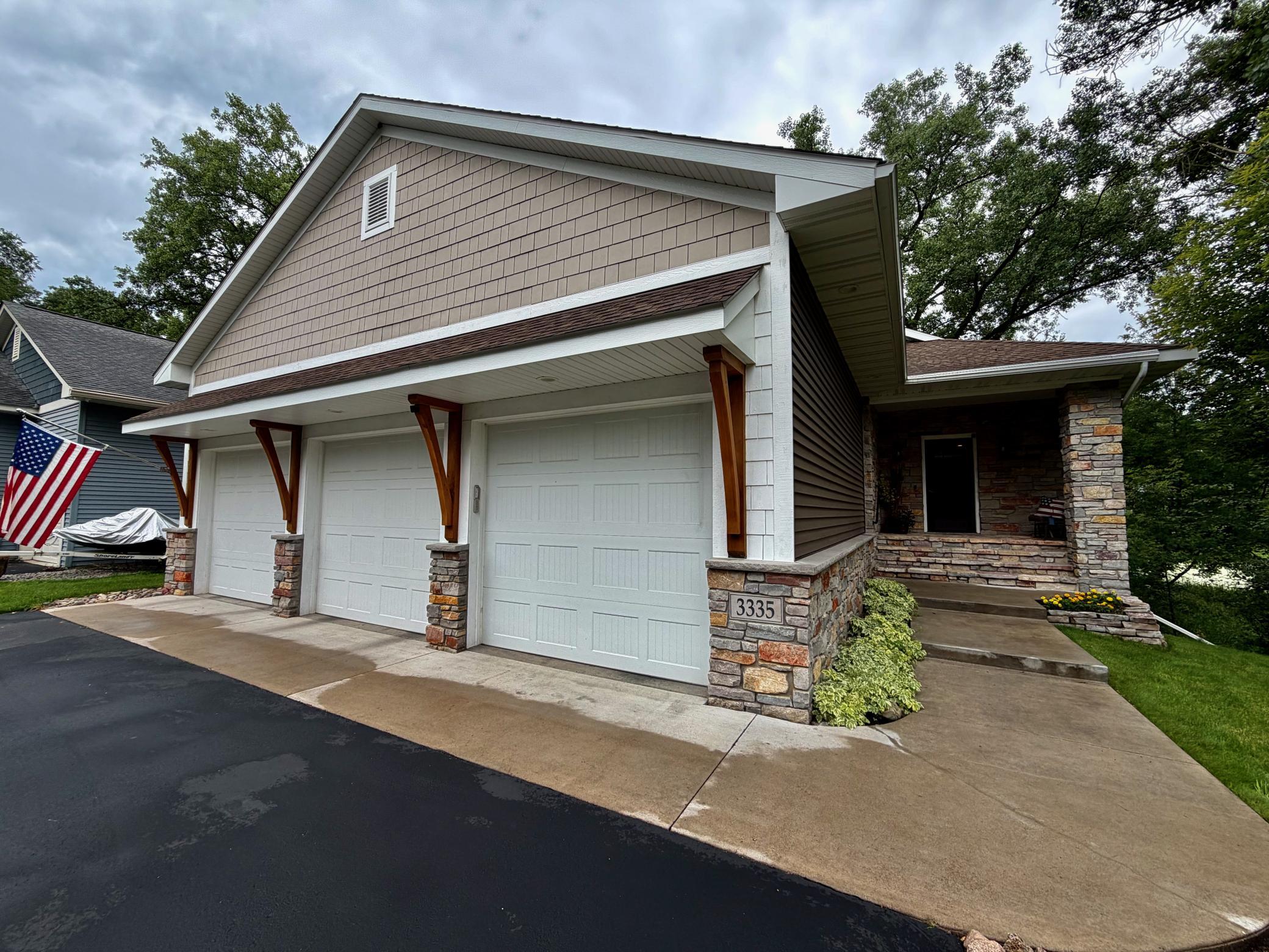 3335 Victoria St N, Shoreview, MN 55126