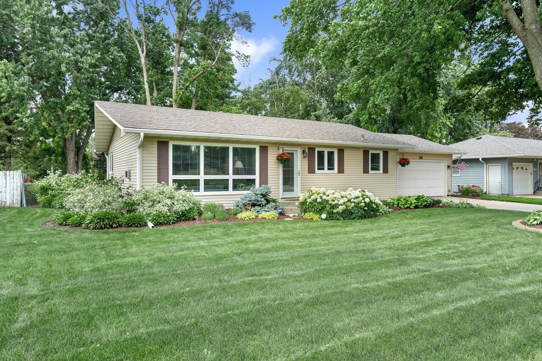 576 Phelps St, Owatonna, MN 55060