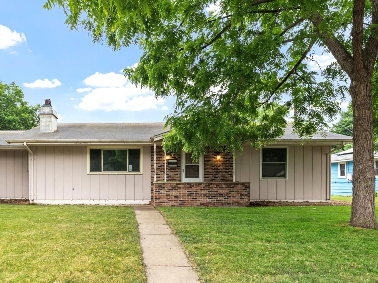 9 6th Ave NE, Osseo, MN 55369