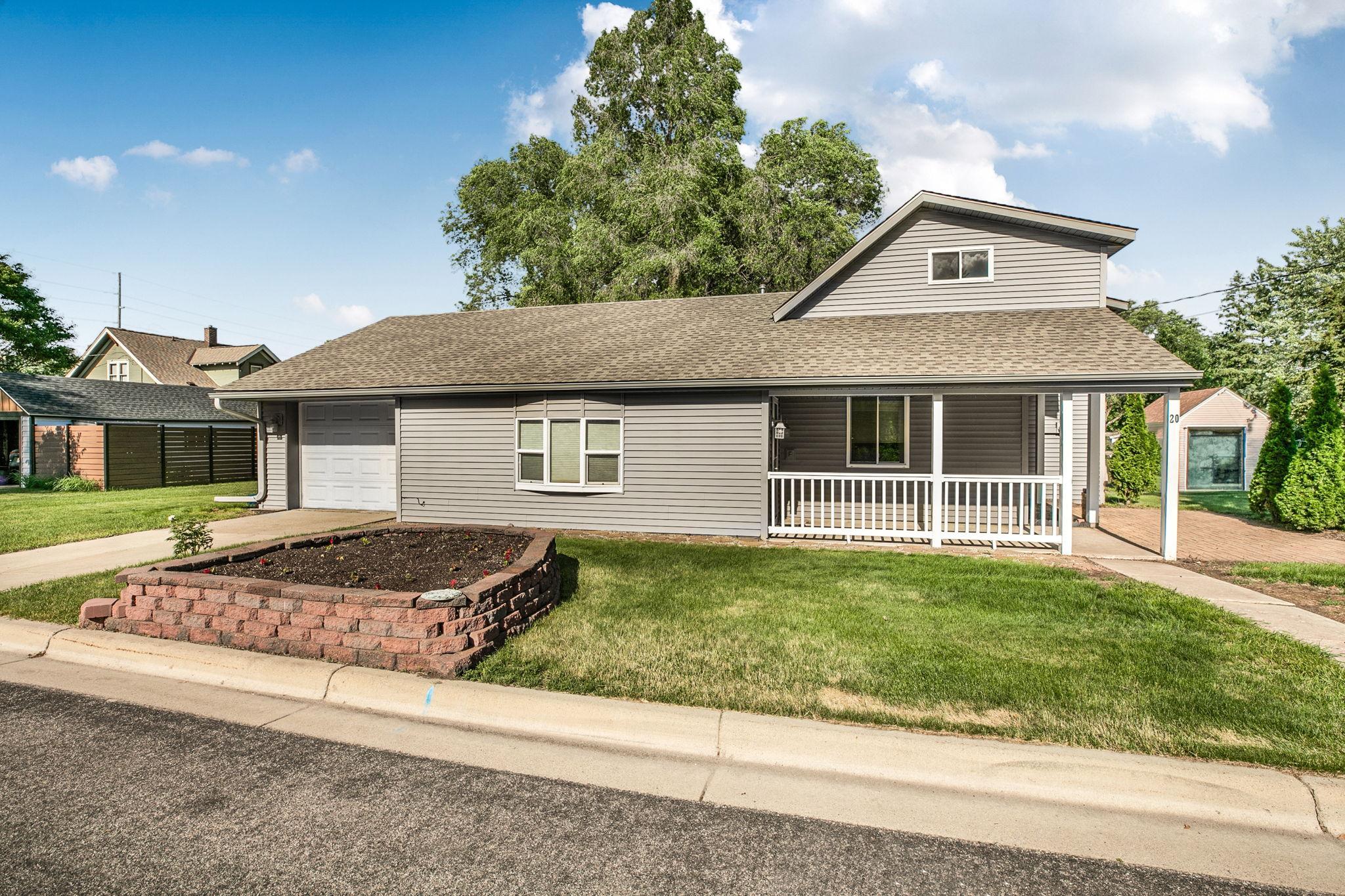 20 2nd Ave SE, Saint Joseph, MN 56374