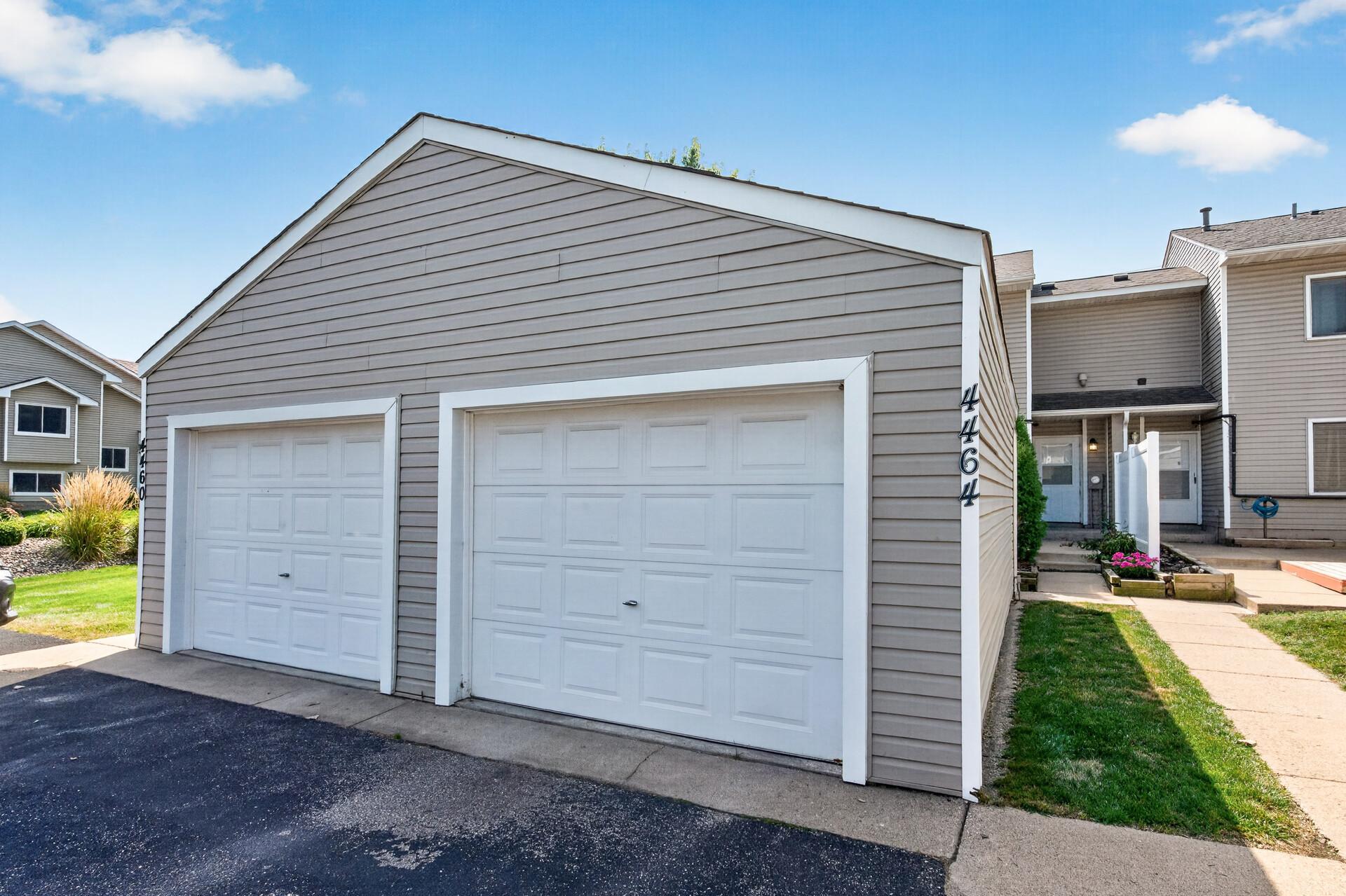 4464 Mccoll Dr, Savage, MN 55378
