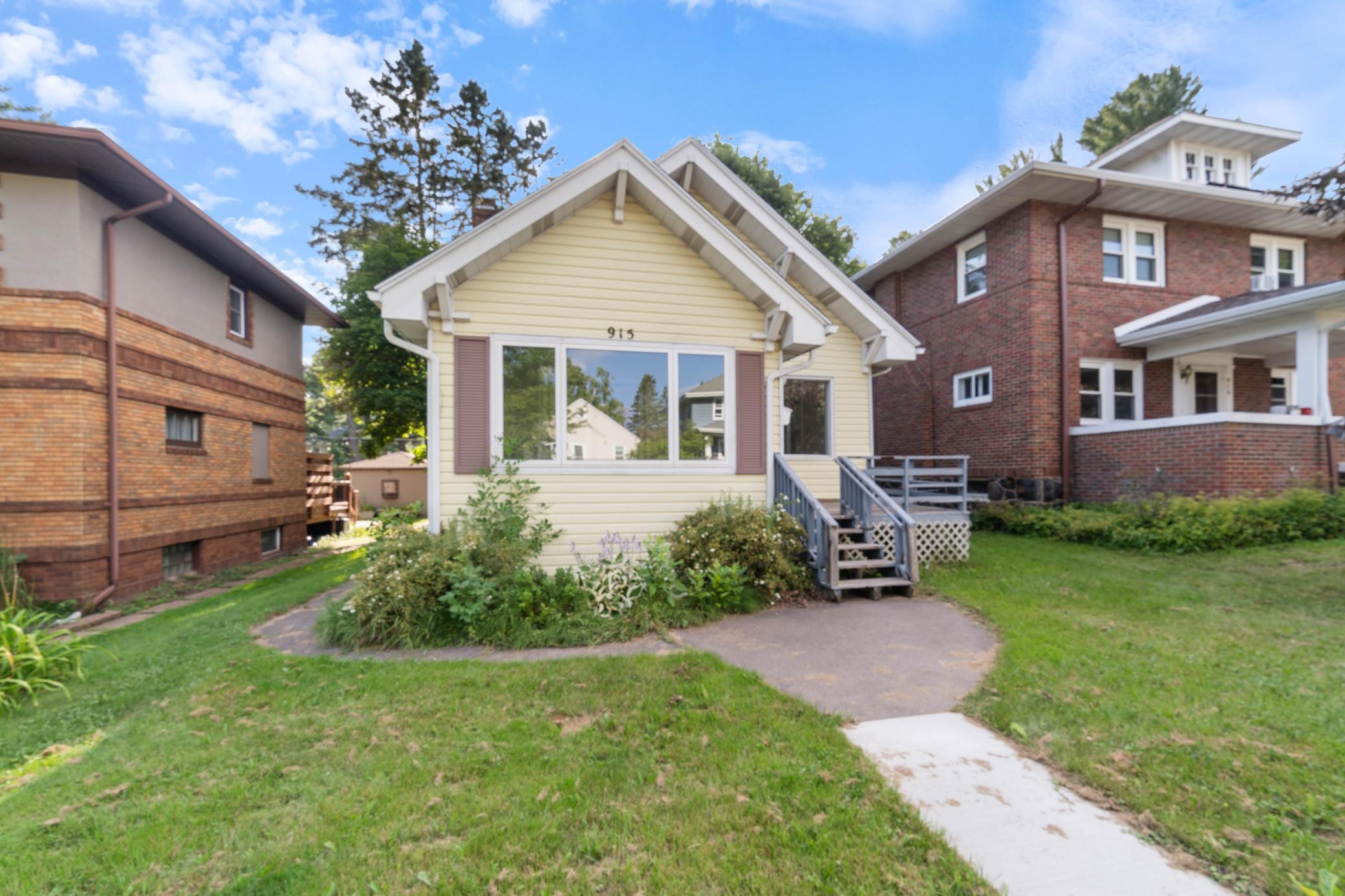 915 Grandview Ave, Duluth, MN 55812