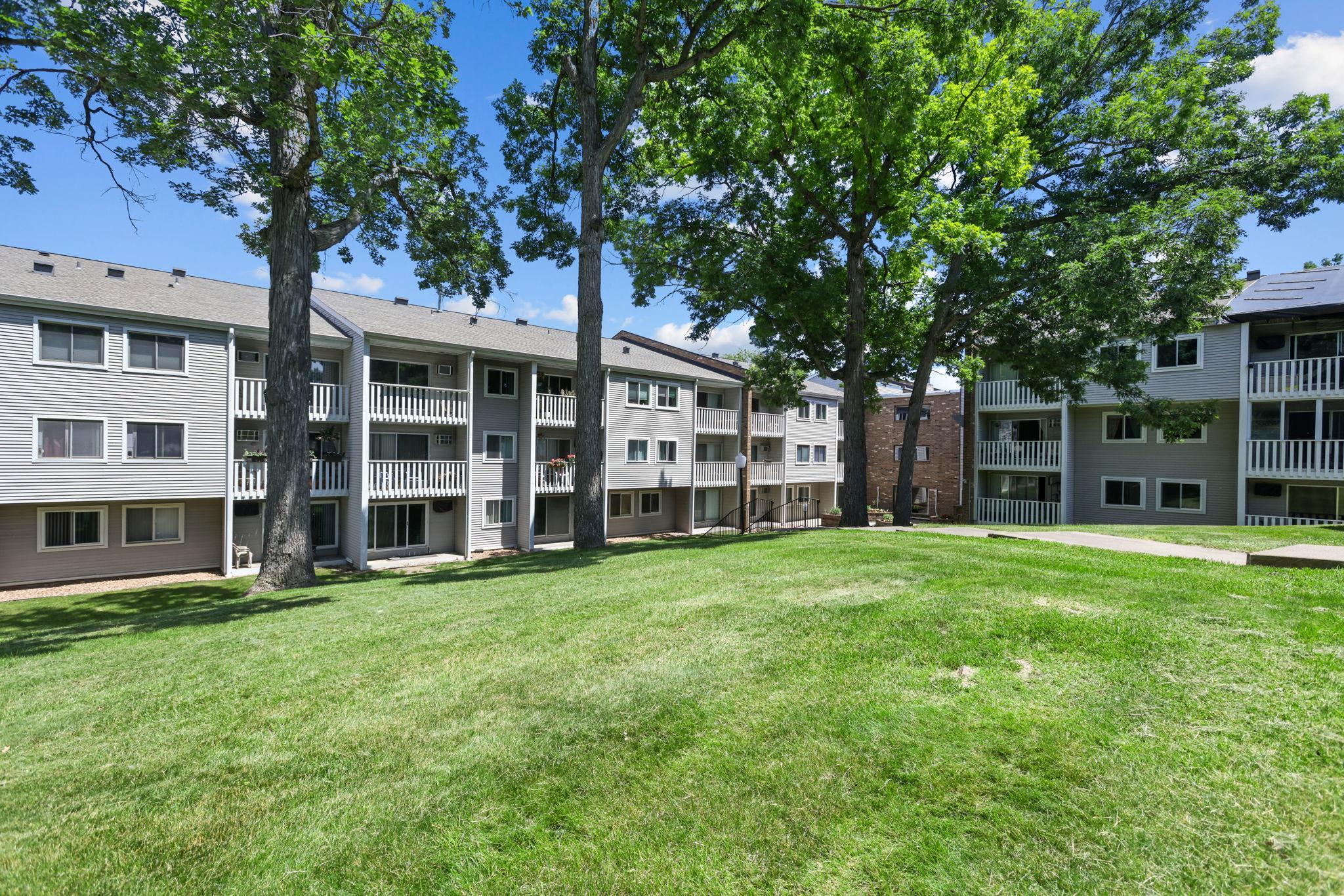1601 N Innsbruck Dr #155, Fridley, MN 55432