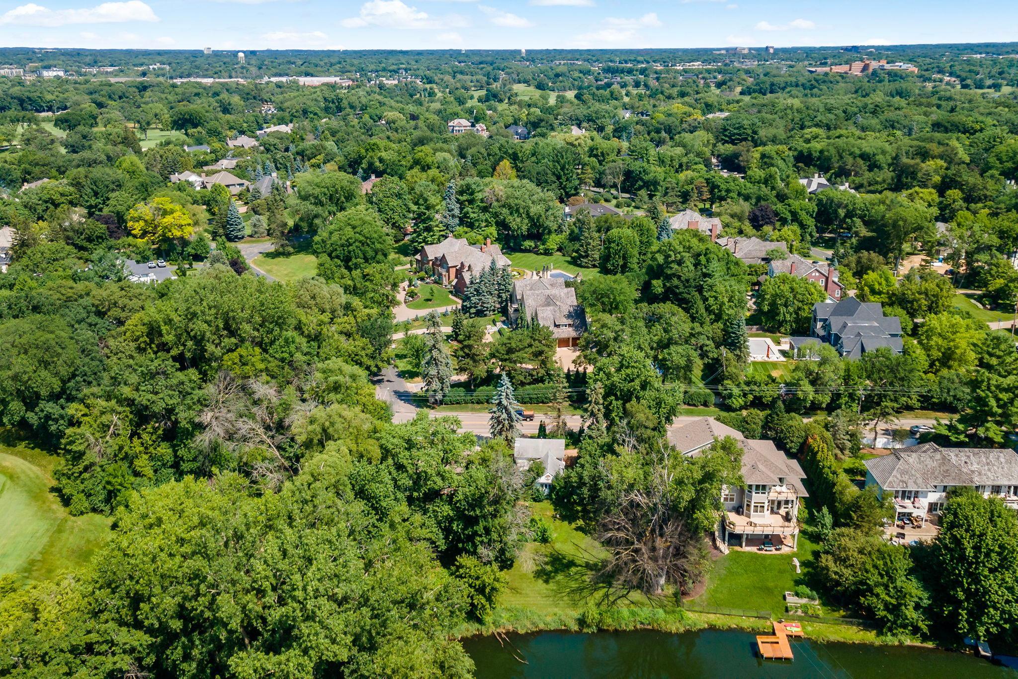 5801x Interlachen Blvd, Edina, MN 55436