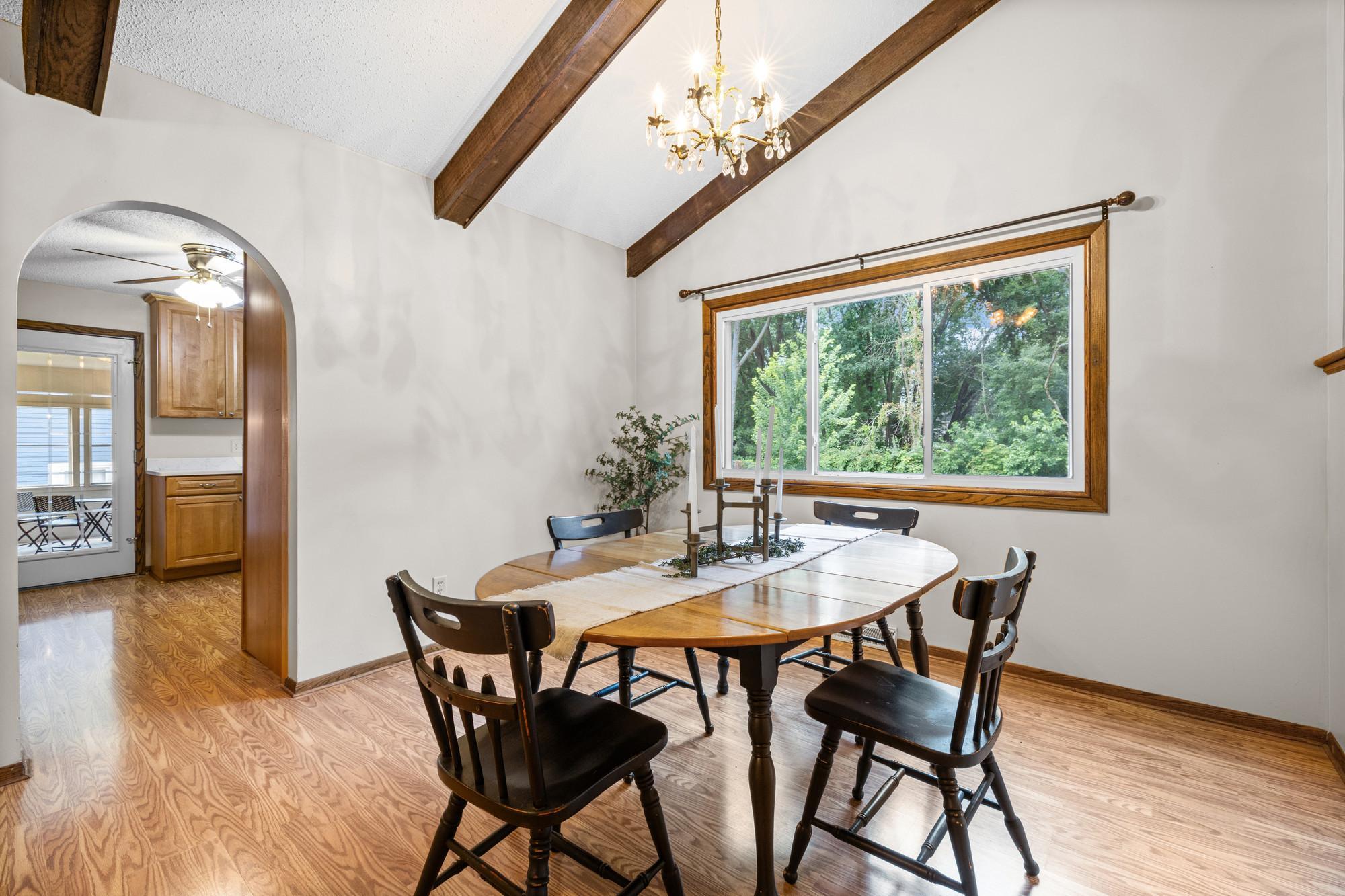 8454 Pleasant View Dr, Mounds View, MN 55112