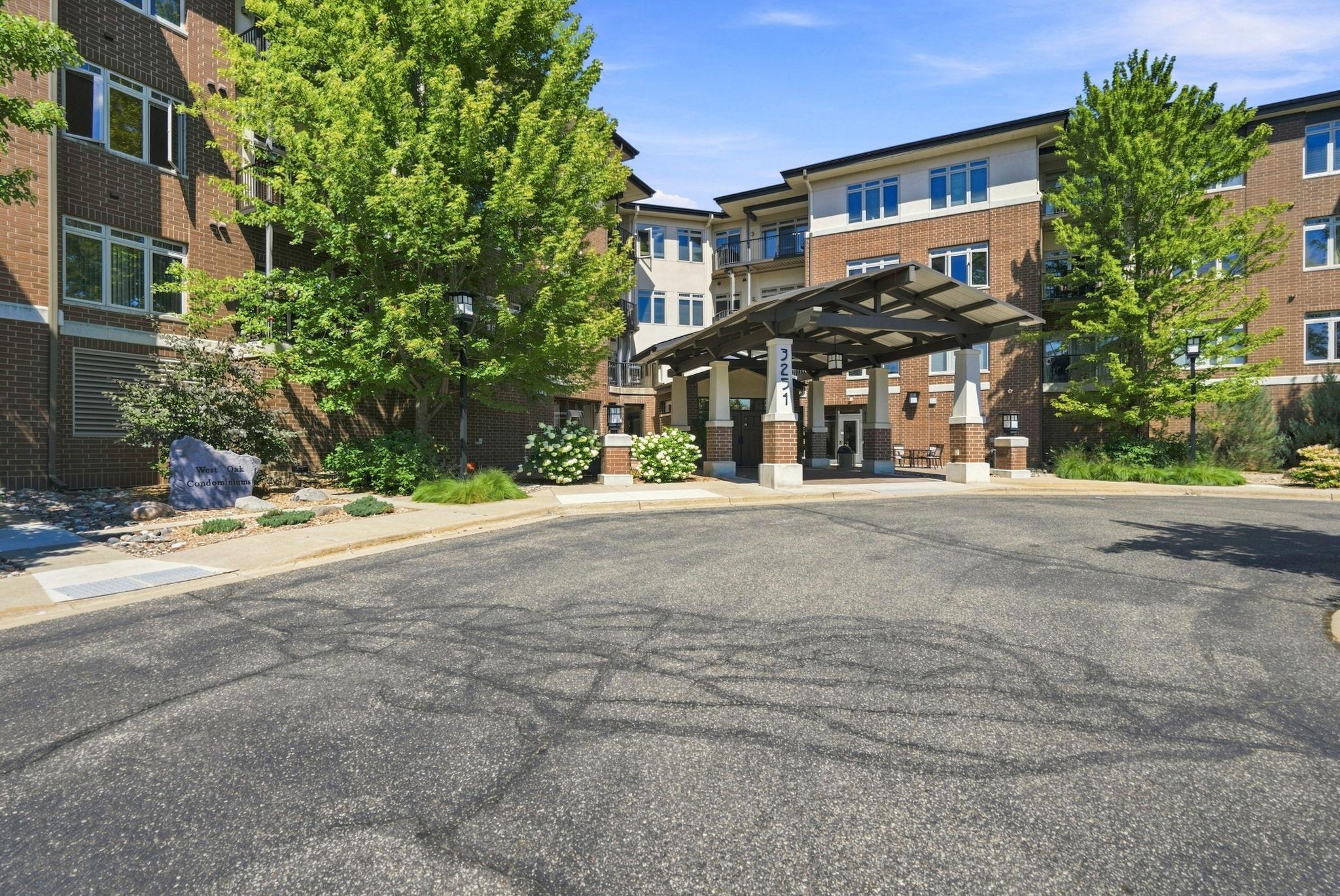 3251 Louisiana Ave S #317, Saint Louis Park, MN 55426