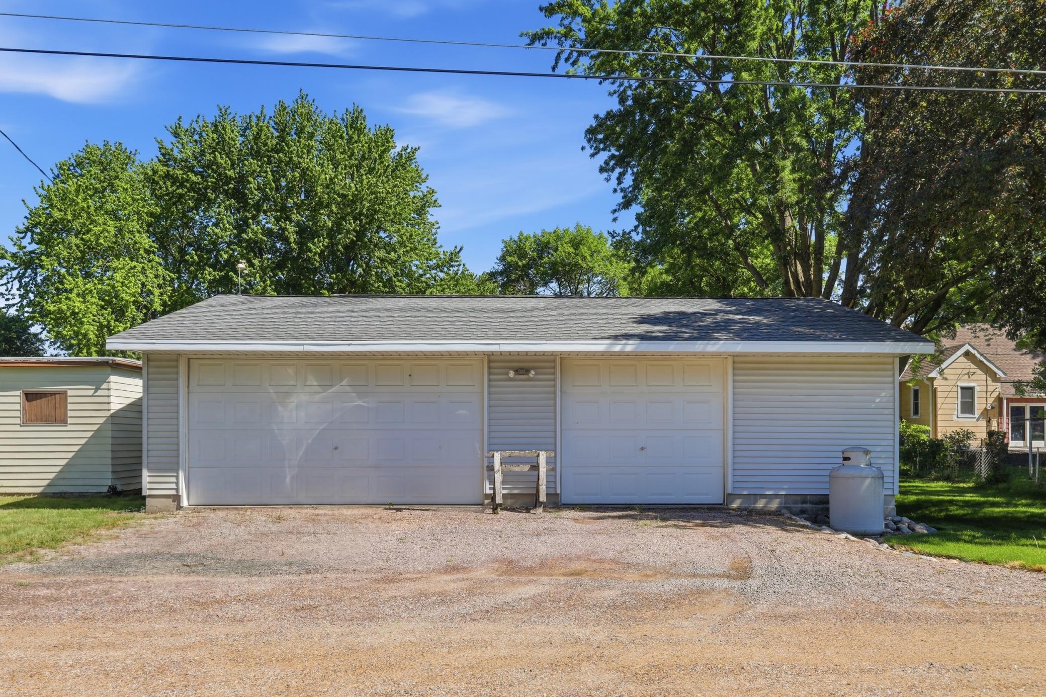 424 E 11th St, Gibbon, MN 55335