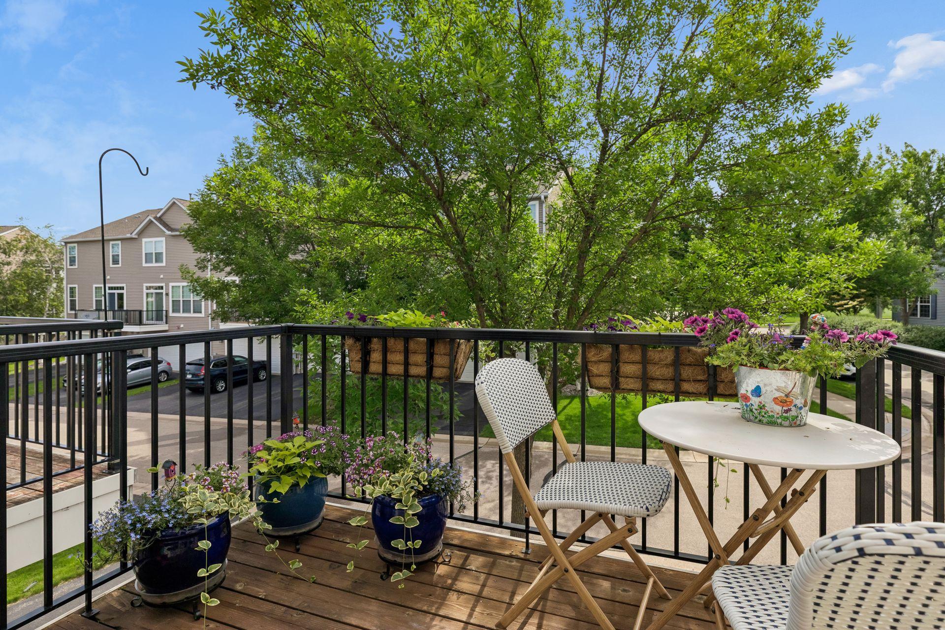 9993 Pincherry Ln, Eden Prairie, MN 55347