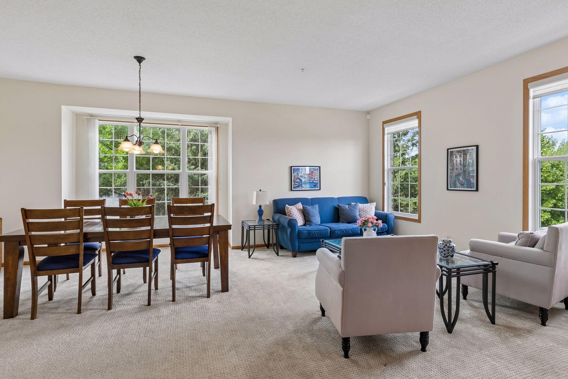 9993 Pincherry Ln, Eden Prairie, MN 55347