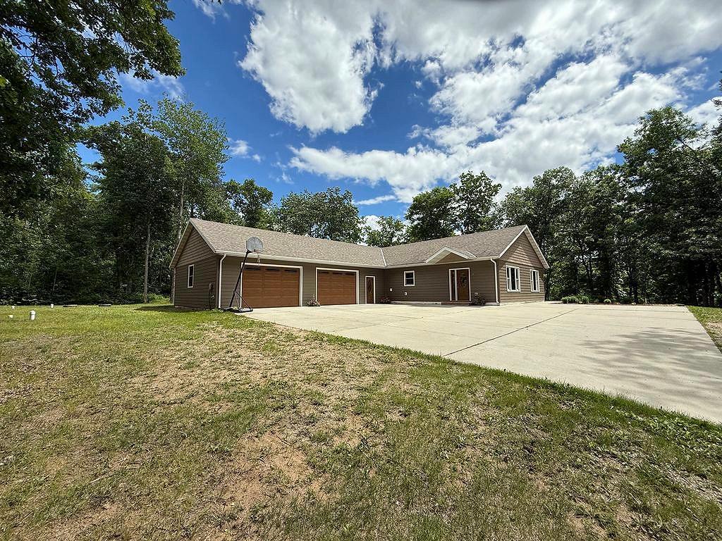 21641 Duck Lake Dr, Menahga, MN 56464
