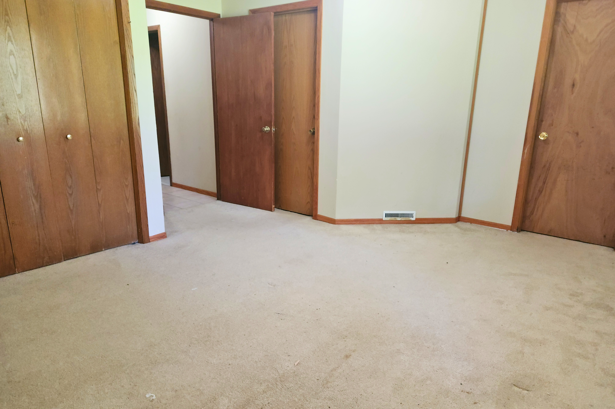 1504 Roundhouse Cir, Shakopee, MN 55379
