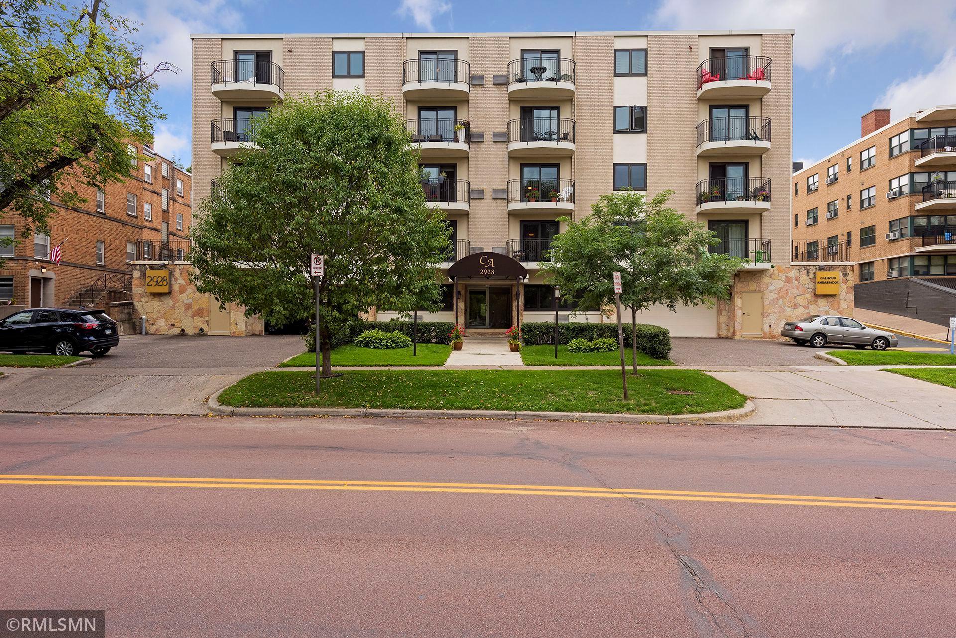 2928 Dean Pw #2I, Minneapolis, MN 55416