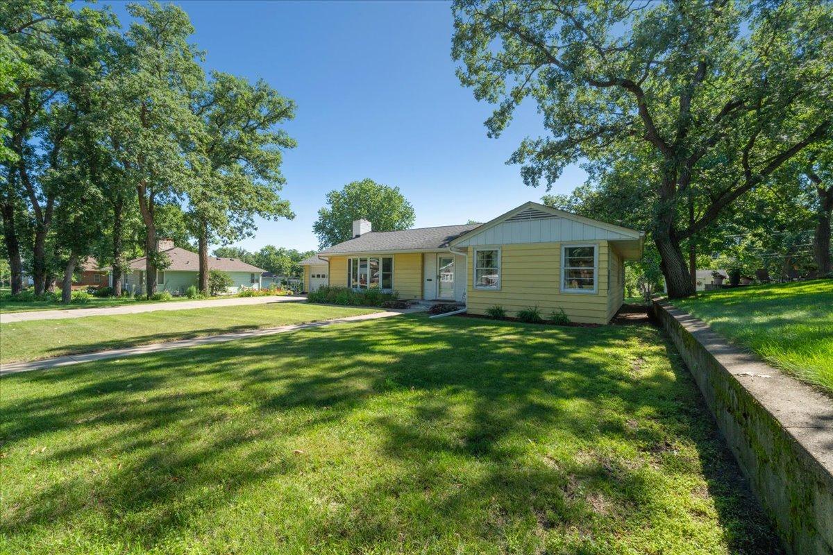 110 Main St N, Sauk Centre, MN 56378