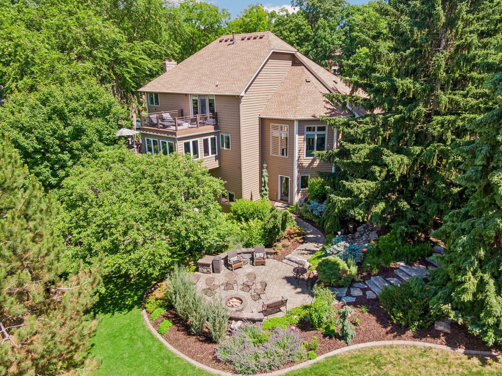 1317 Forest Park Ln, Burnsville, MN 55337