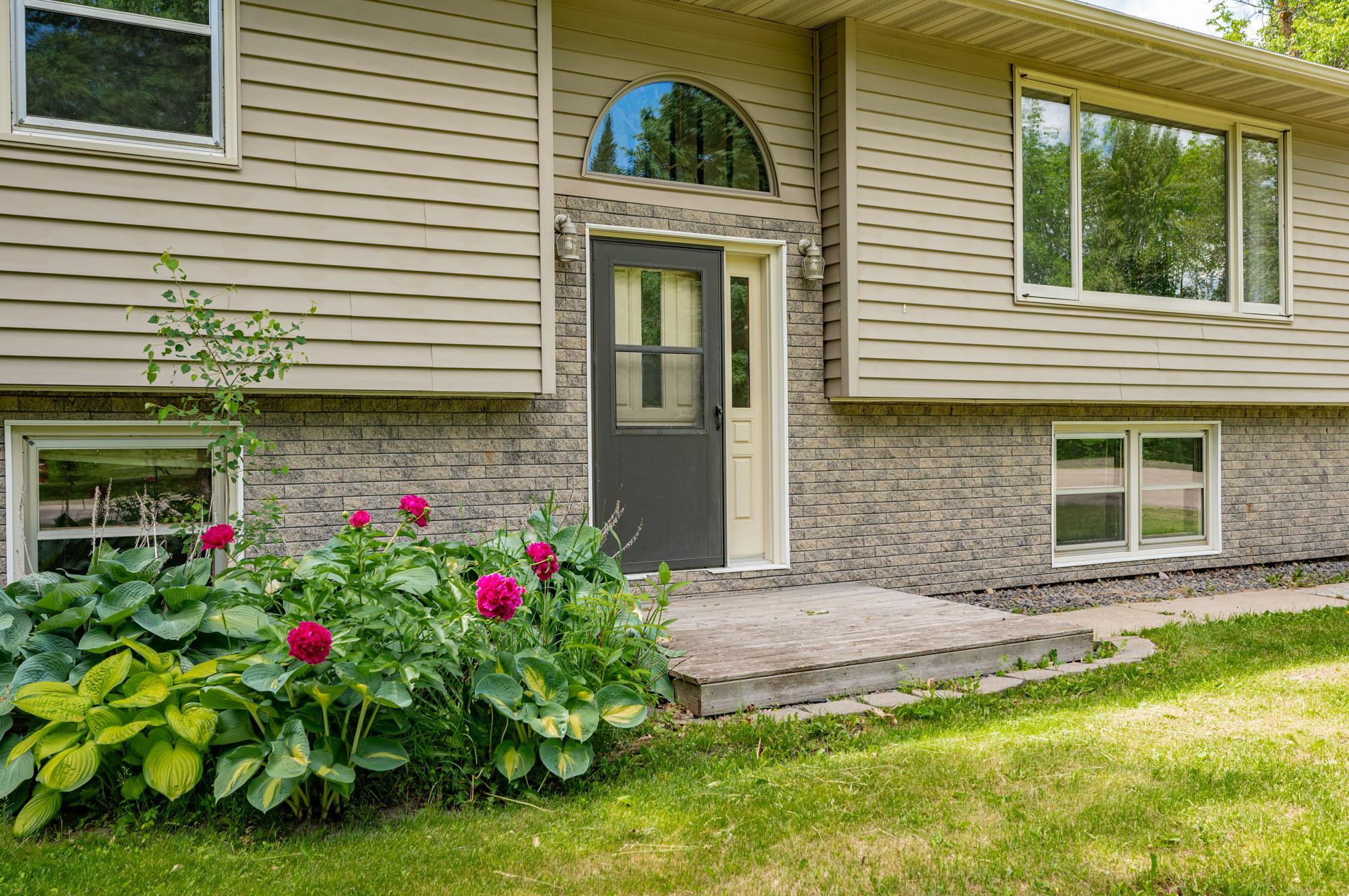 26699 Evergreen Ln, Cohasset, MN 55721