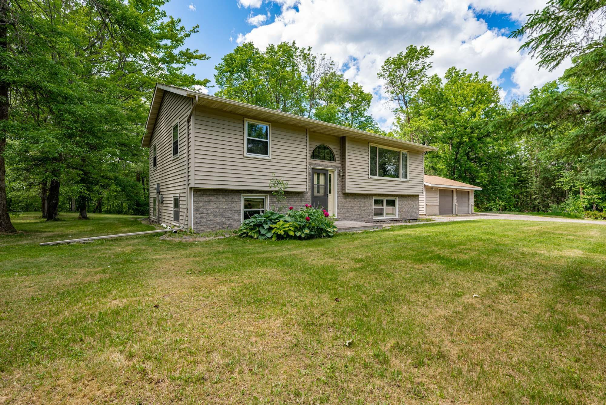26699 Evergreen Ln, Cohasset, MN 55721