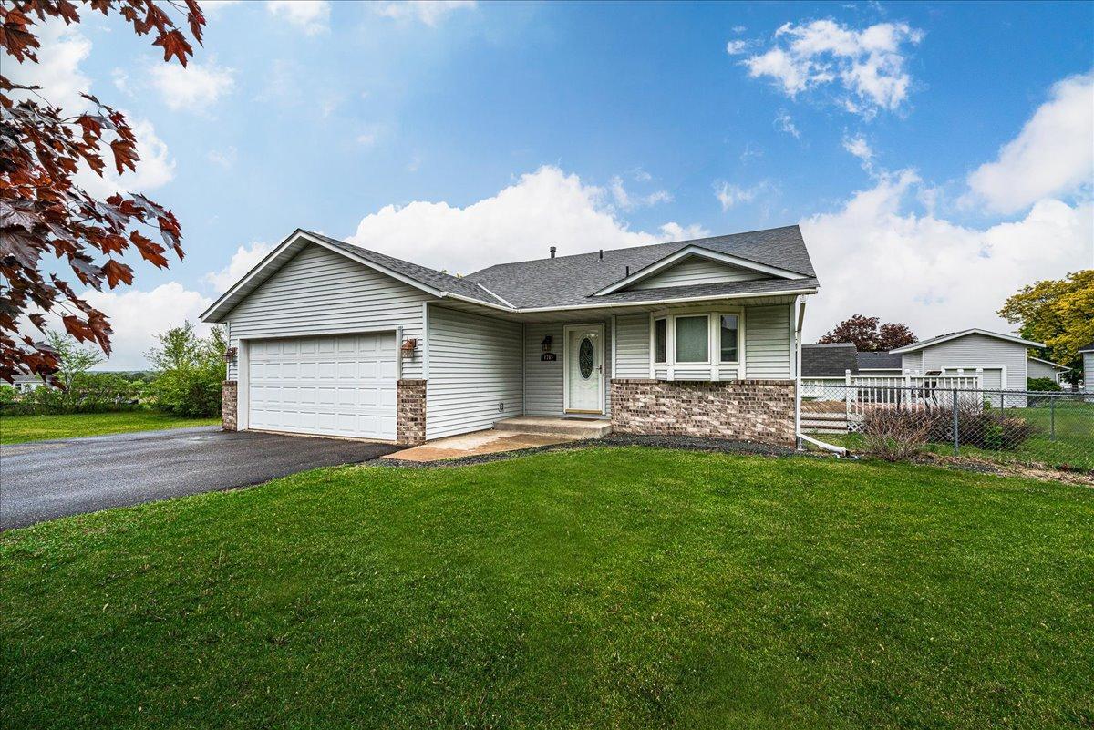 1765 Lincoln Ave, Saint Paul Park, MN 55071