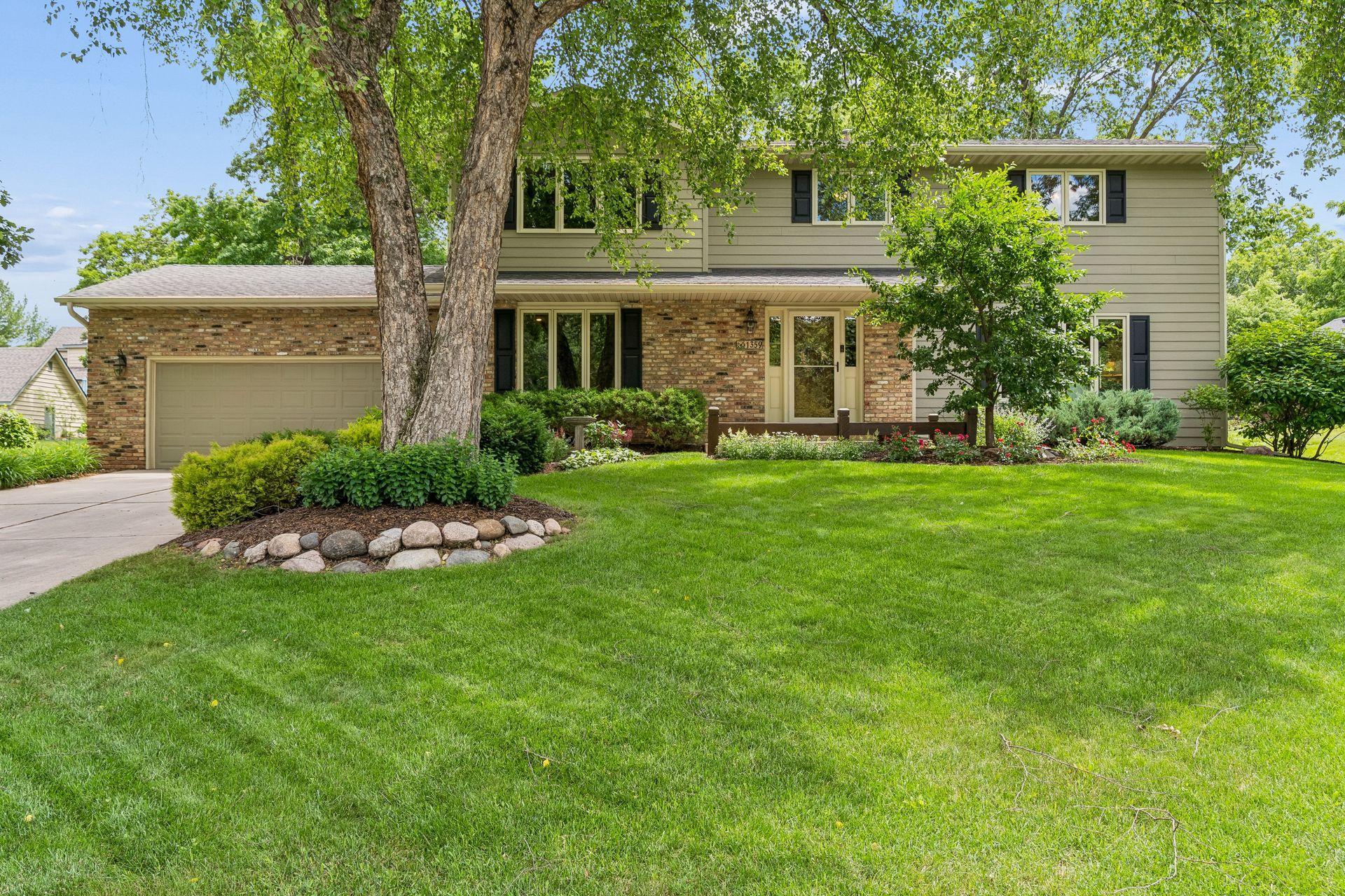 1359 Cherry Hill Rd, Mendota Heights, MN 55118