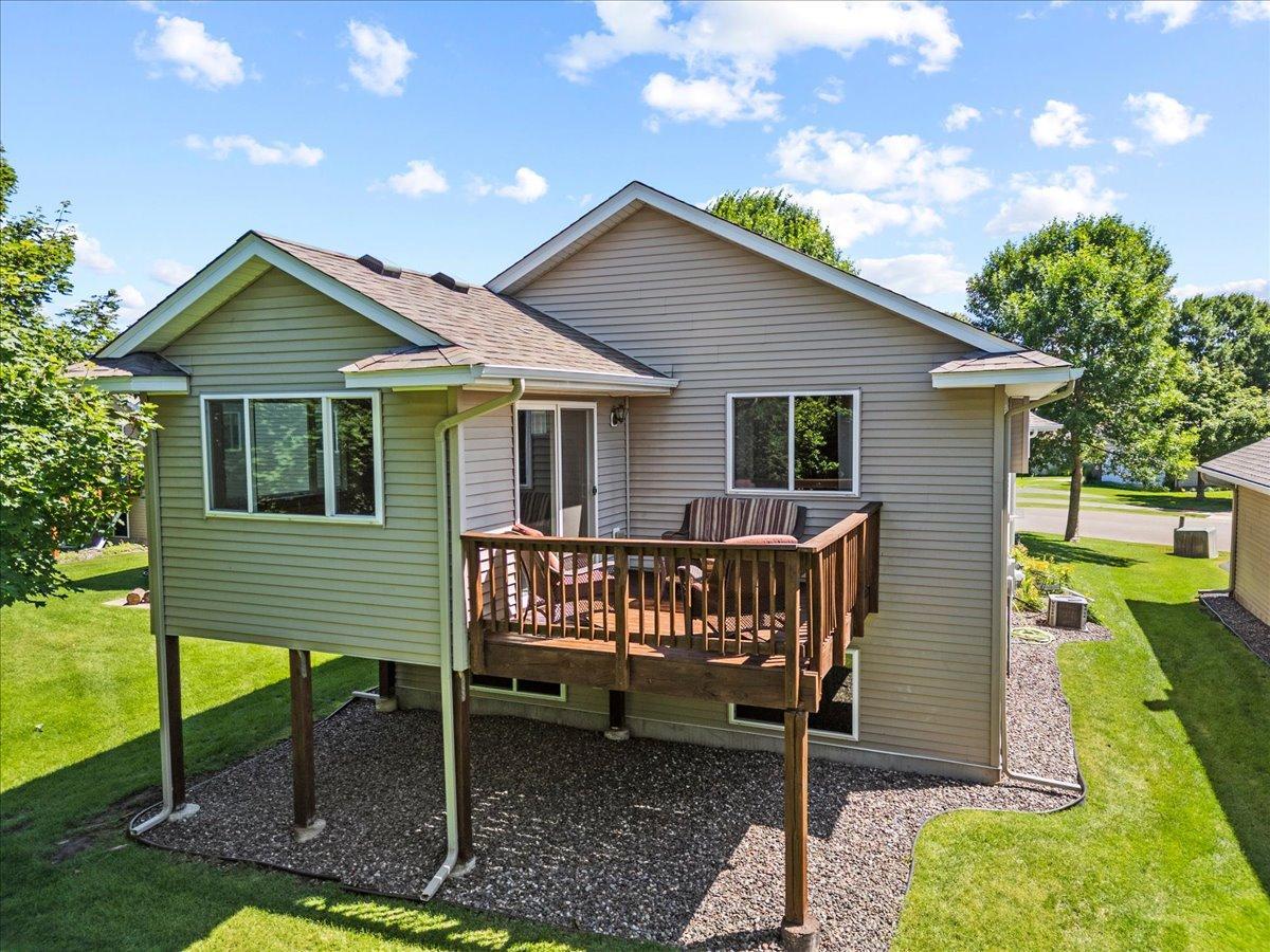 139 Garner Cir, Montrose, MN 55363